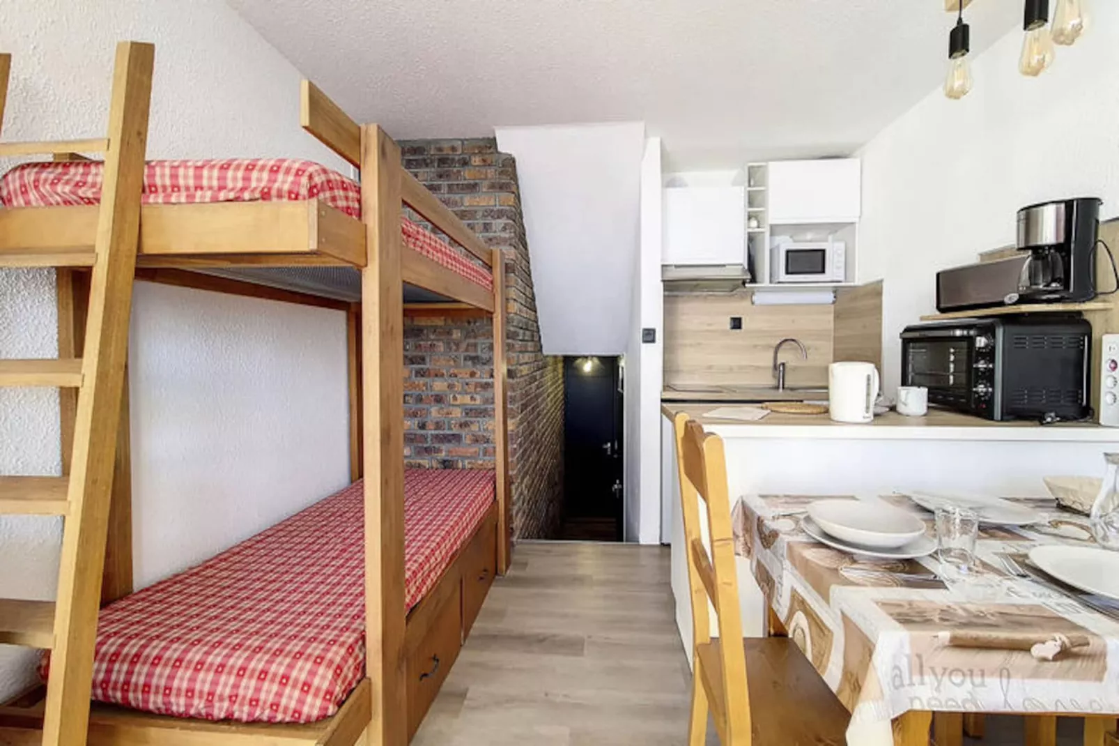 Résidence Cote Brune-Niet-getagd