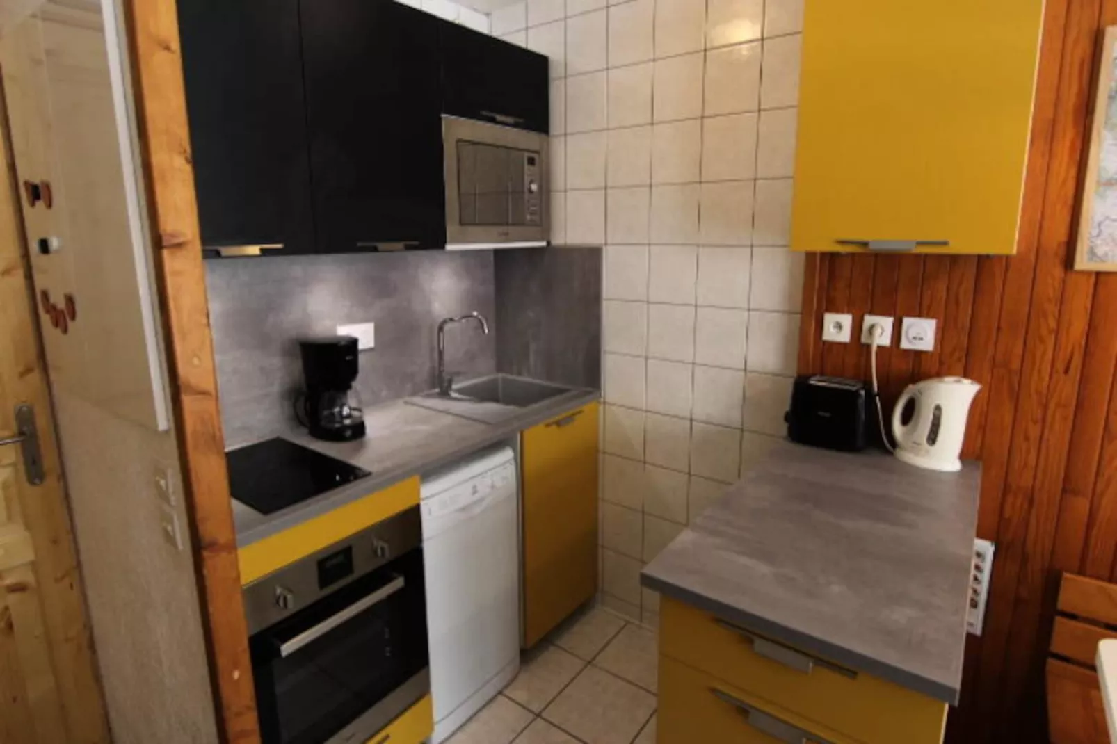 Résidence Neves-Niet-getagd