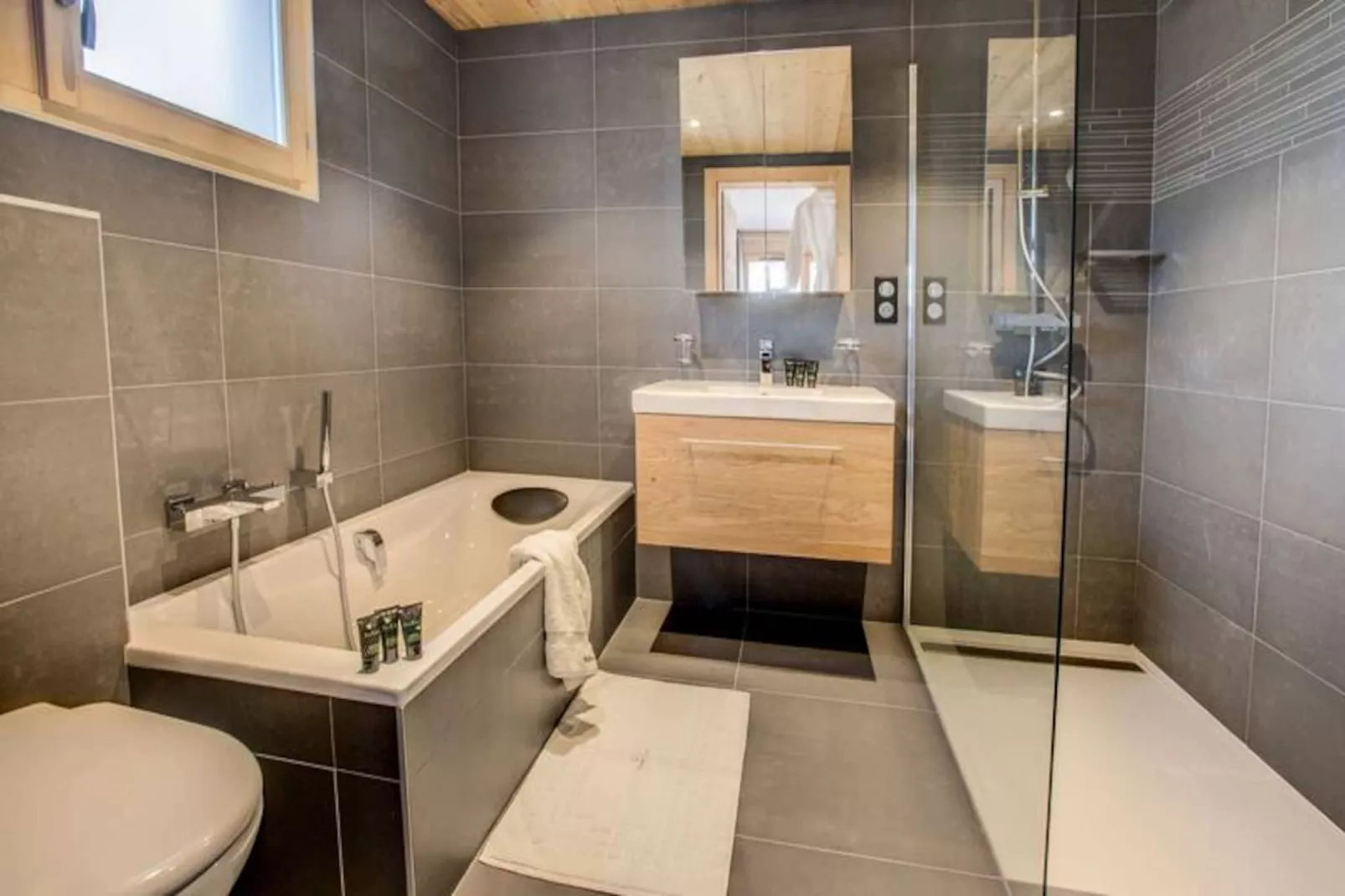 Résidence Les Roches Noires-Niet-getagd