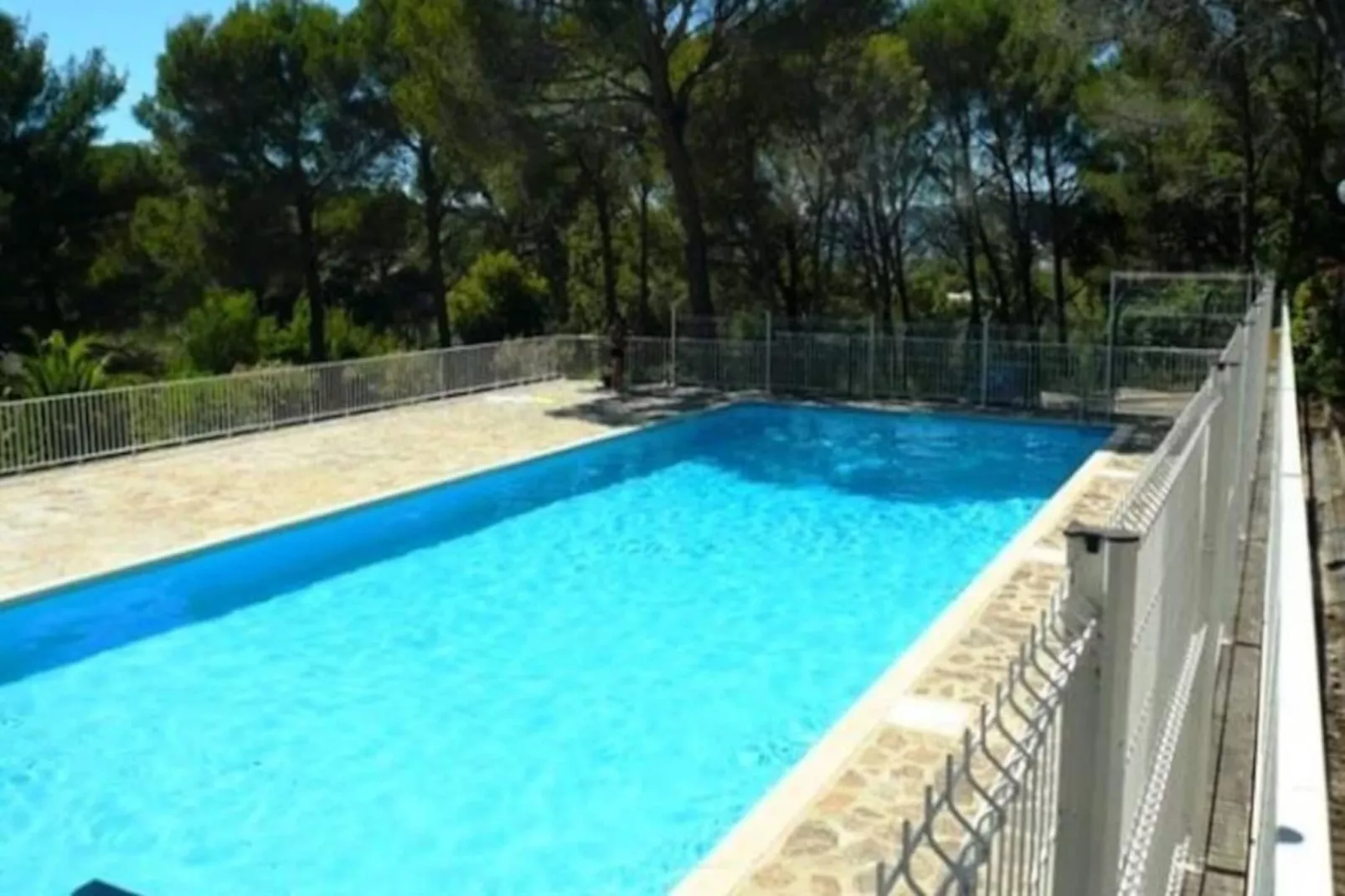 Résidence T3 R&eacute;cent Dans R&eacute;sidence Avec Piscine &agrave; La Favi&egrave;re-Niet-getagd