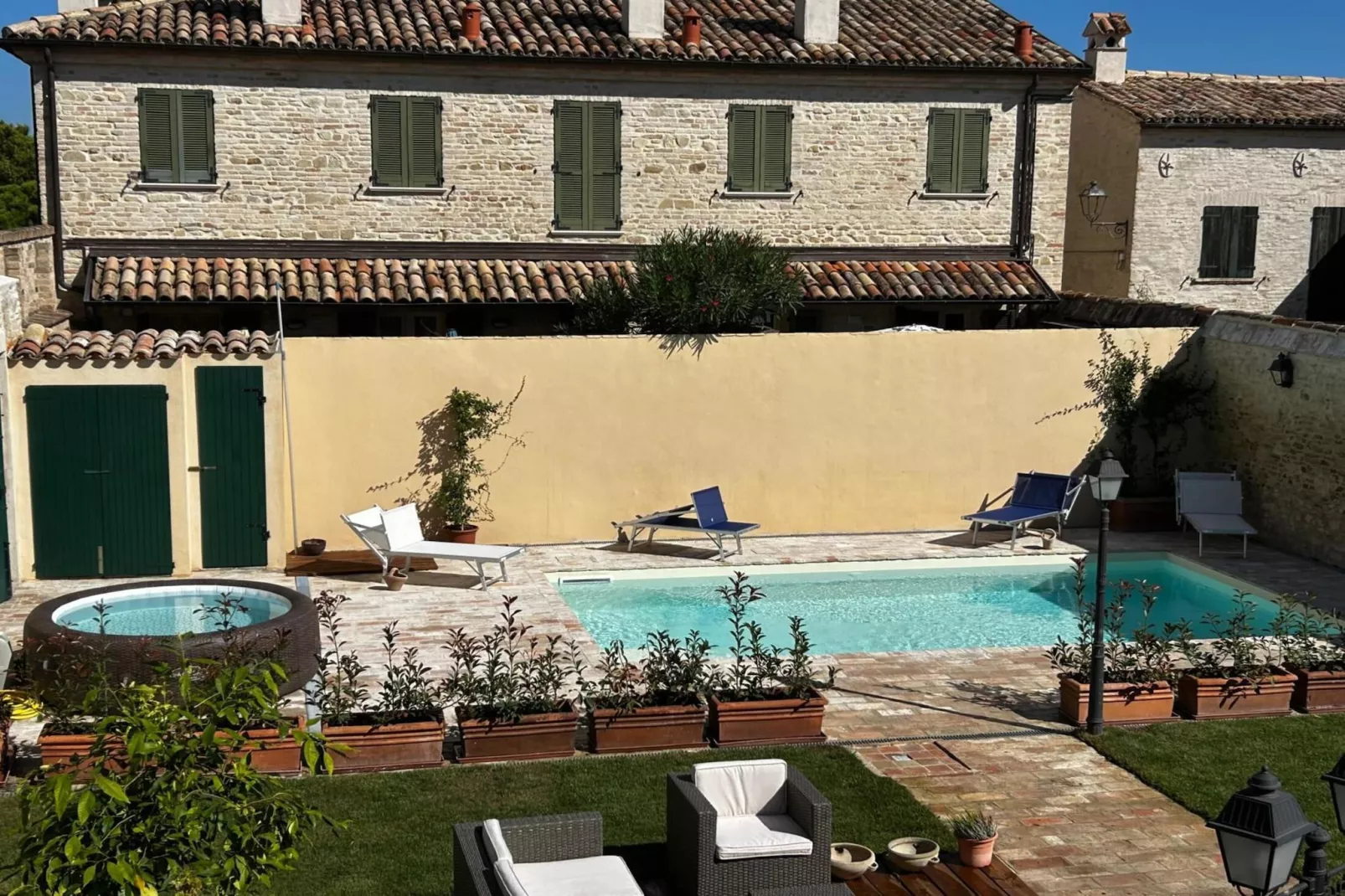 SUB 13 - Soppalco 2° piano-Zwembad