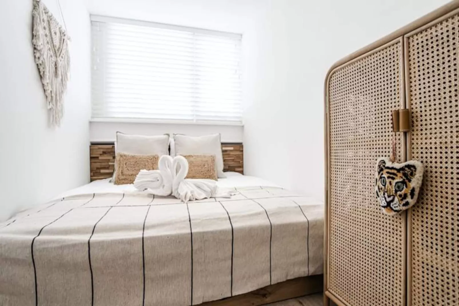 Yucca Beachhouse - Luxury Loft Apartment-Niet-getagd