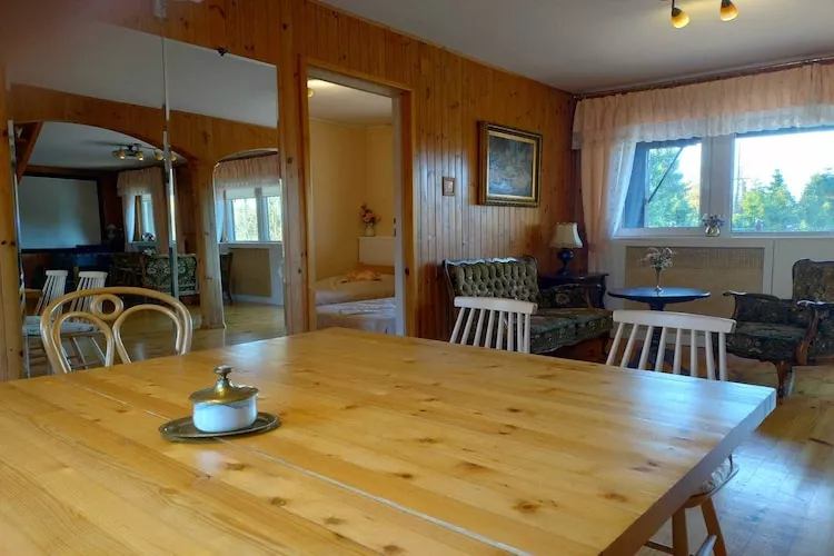 Dom wakacyjny w Szymbarku dla max 8 osób-Eetkamer