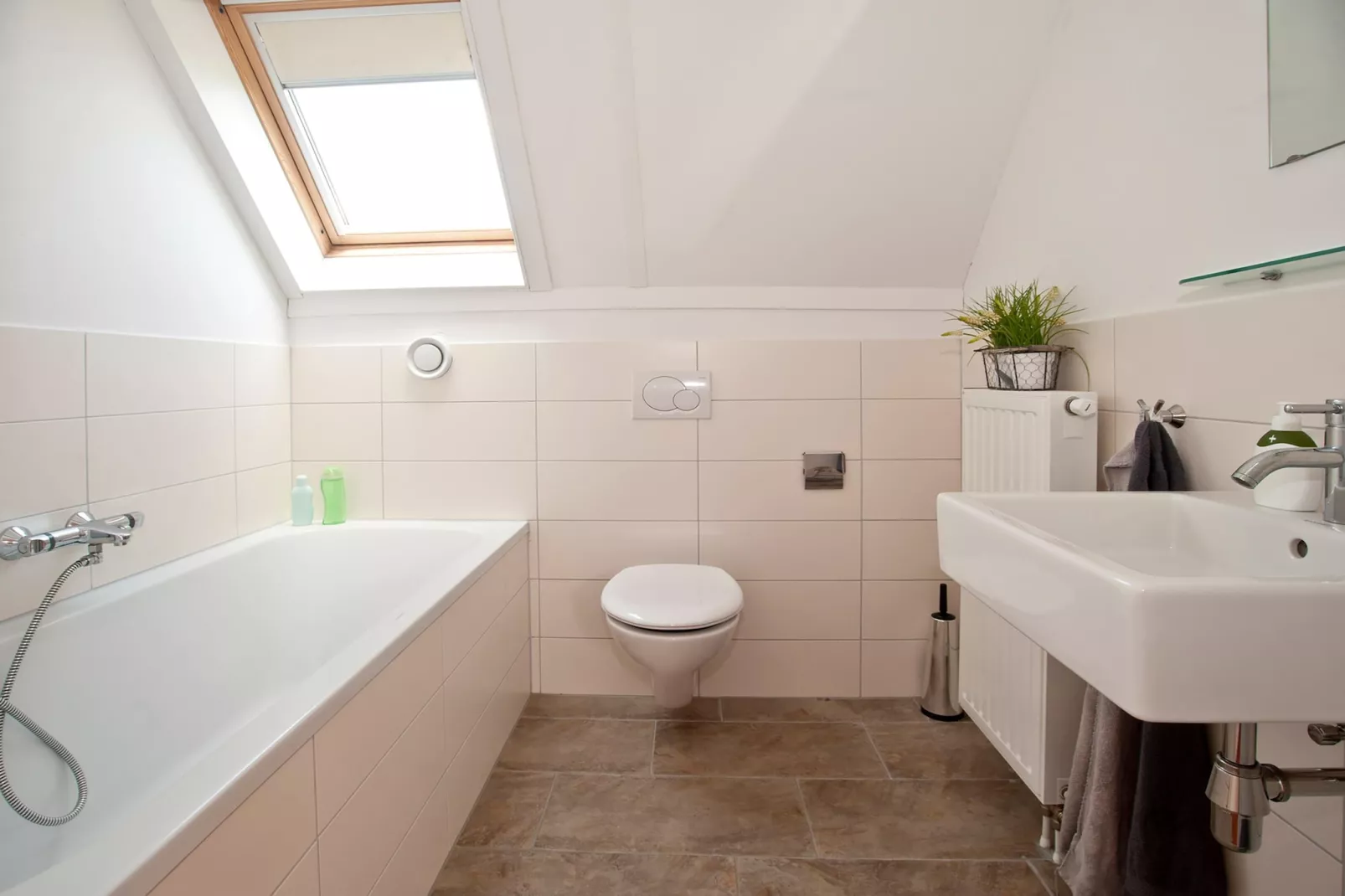 Tuinvilla 2-6 persoons-Badkamer