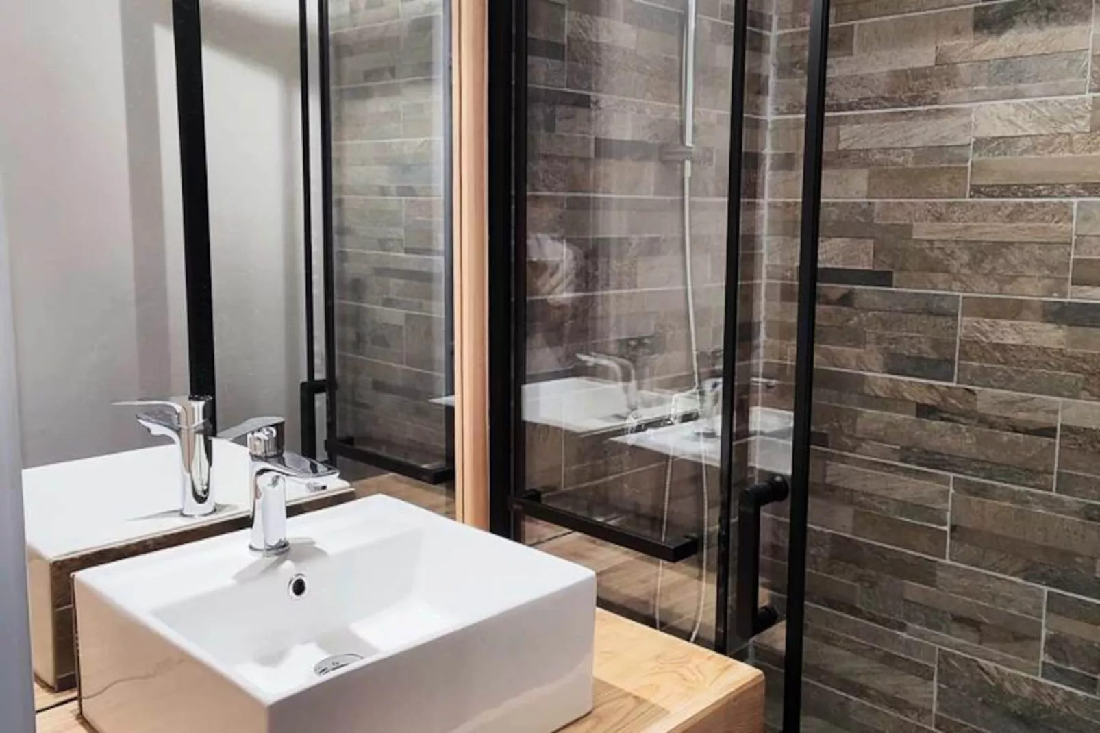 Résidence L'oustal-Niet-getagd