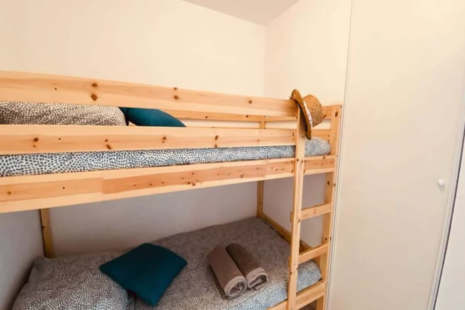 Résidence Terrasse Ensoleill&eacute;e : Appartement 1 Chambre 1 Cabine Vue Mer Terrasse-Niet-getagd