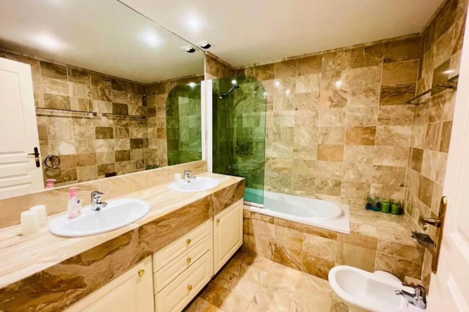 Résidence Anthinéa-Niet-getagd