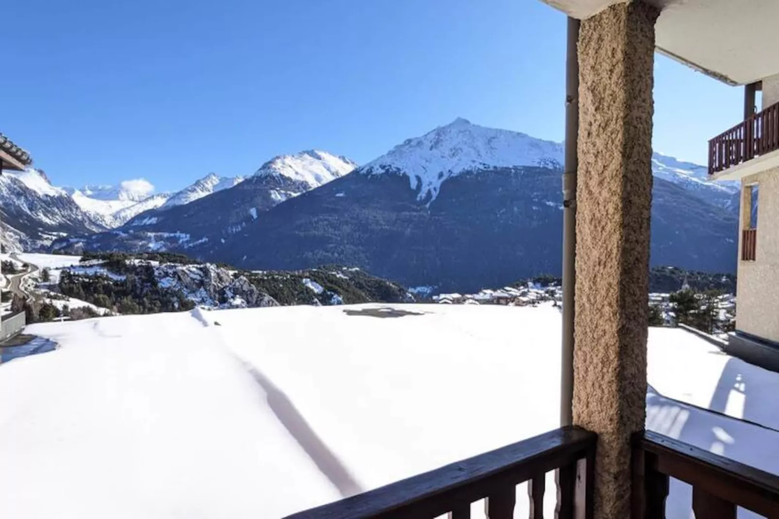 Résidence Fleurs-Niet-getagd