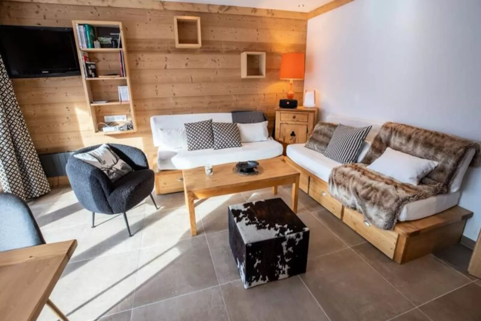 Les 3 Marches A1 En Face Du T&eacute;l&eacute;si&egrave;ge De Morel - Niet-getagd