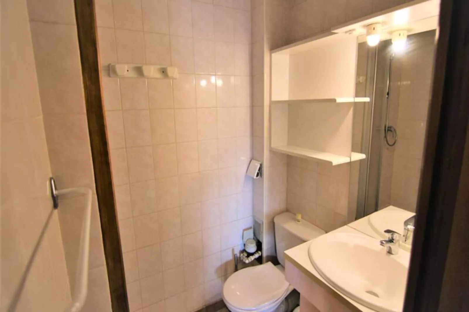 Résidence C.commercial Le Tavaillon-Niet-getagd