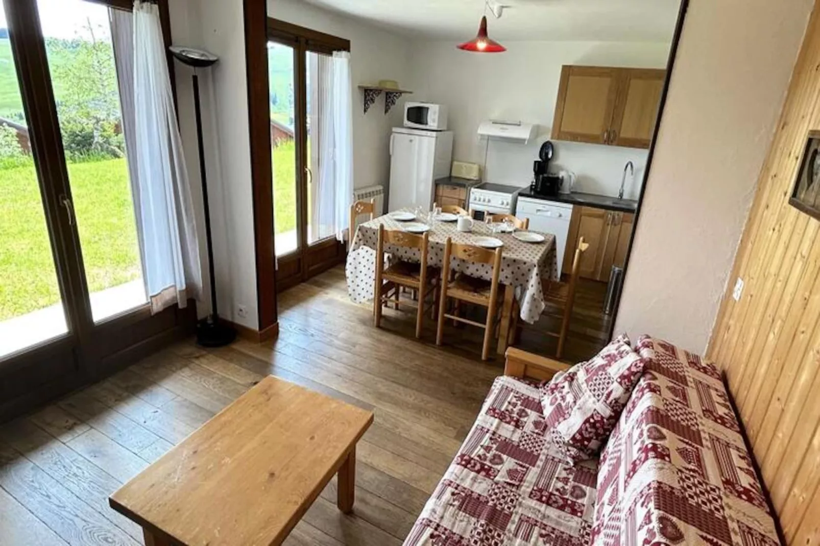 Résidence CÎmes-Niet-getagd