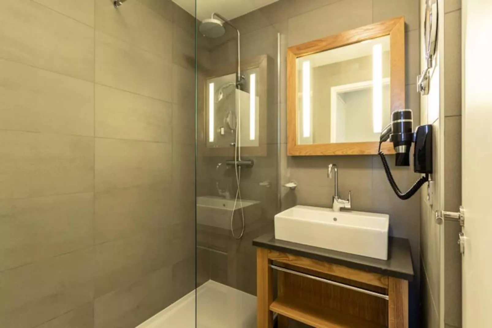 Résidence Les Monarques-Niet-getagd