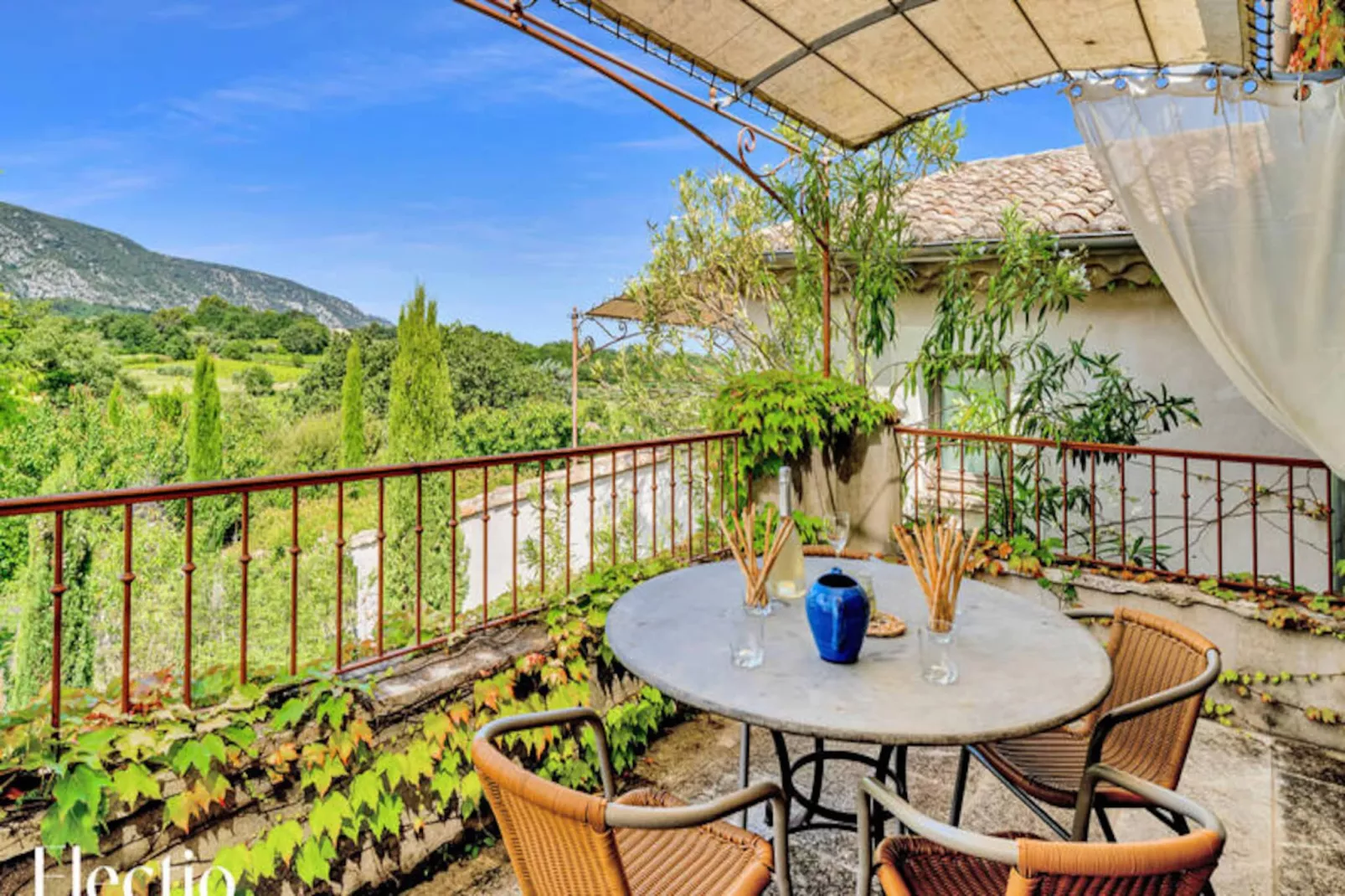 Loggia 8 Laurier | R&eacute;sidence Les Petitons-Niet-getagd