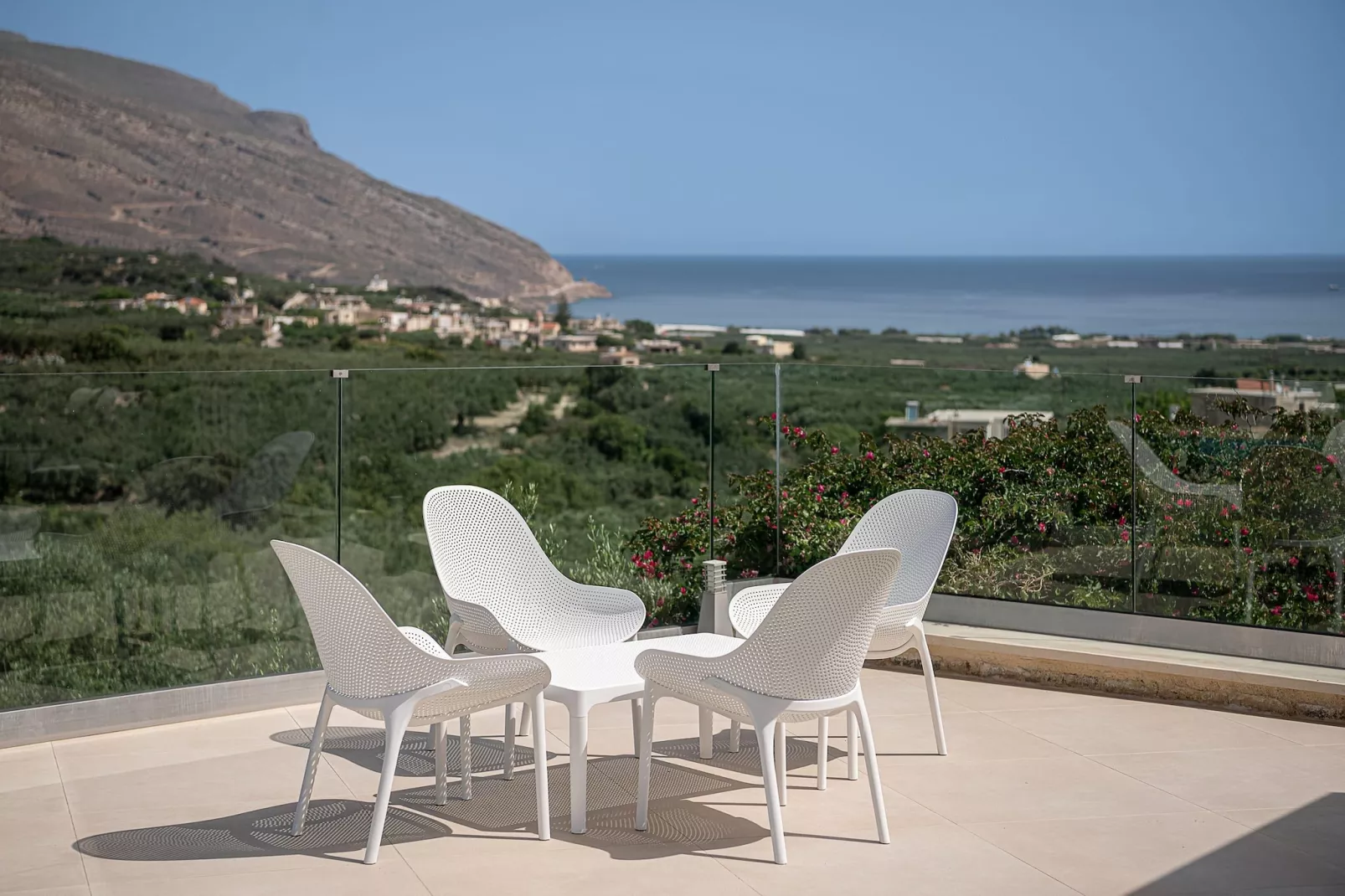 Villa Aloni 4prs - Terrasbalkon