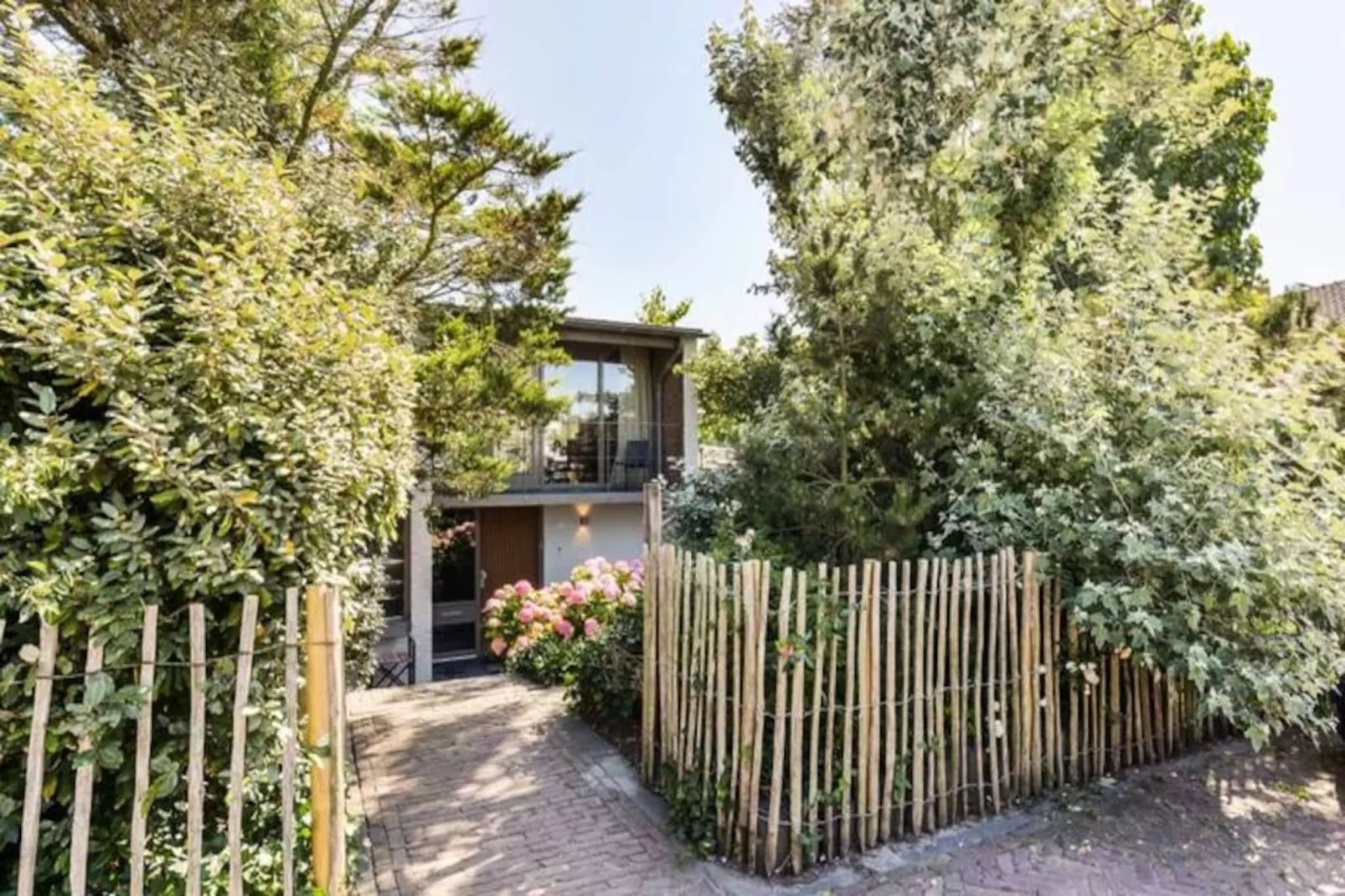 Beach House Amsterdam-Niet-getagd