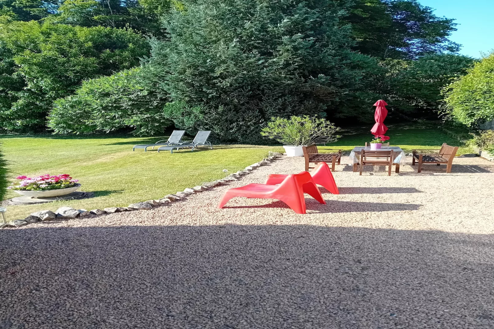 Vue de Pannecière-Tuinen zomer