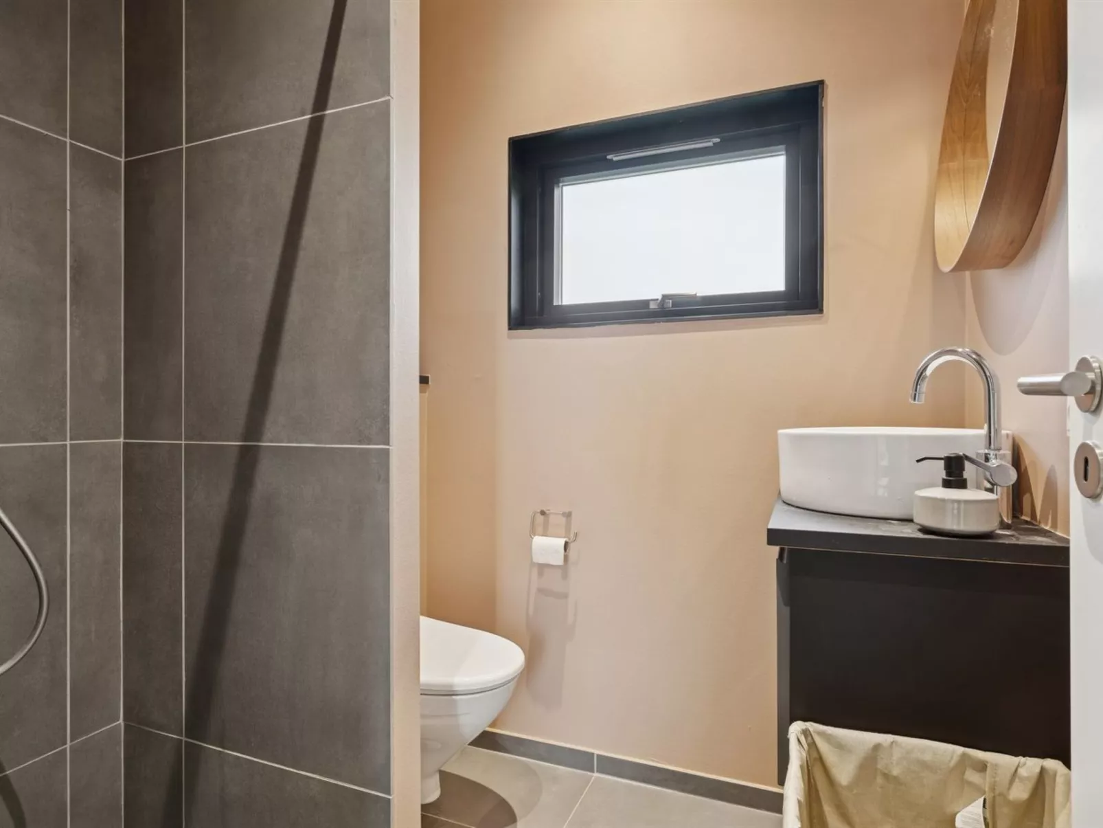 "Emelina" - 300m from the sea-Binnen