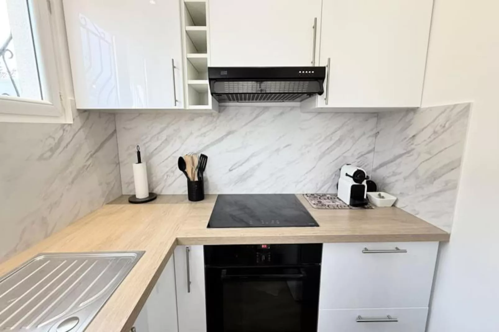 06cp - Beau T2 Super équipé Avec Terrasse-Niet-getagd