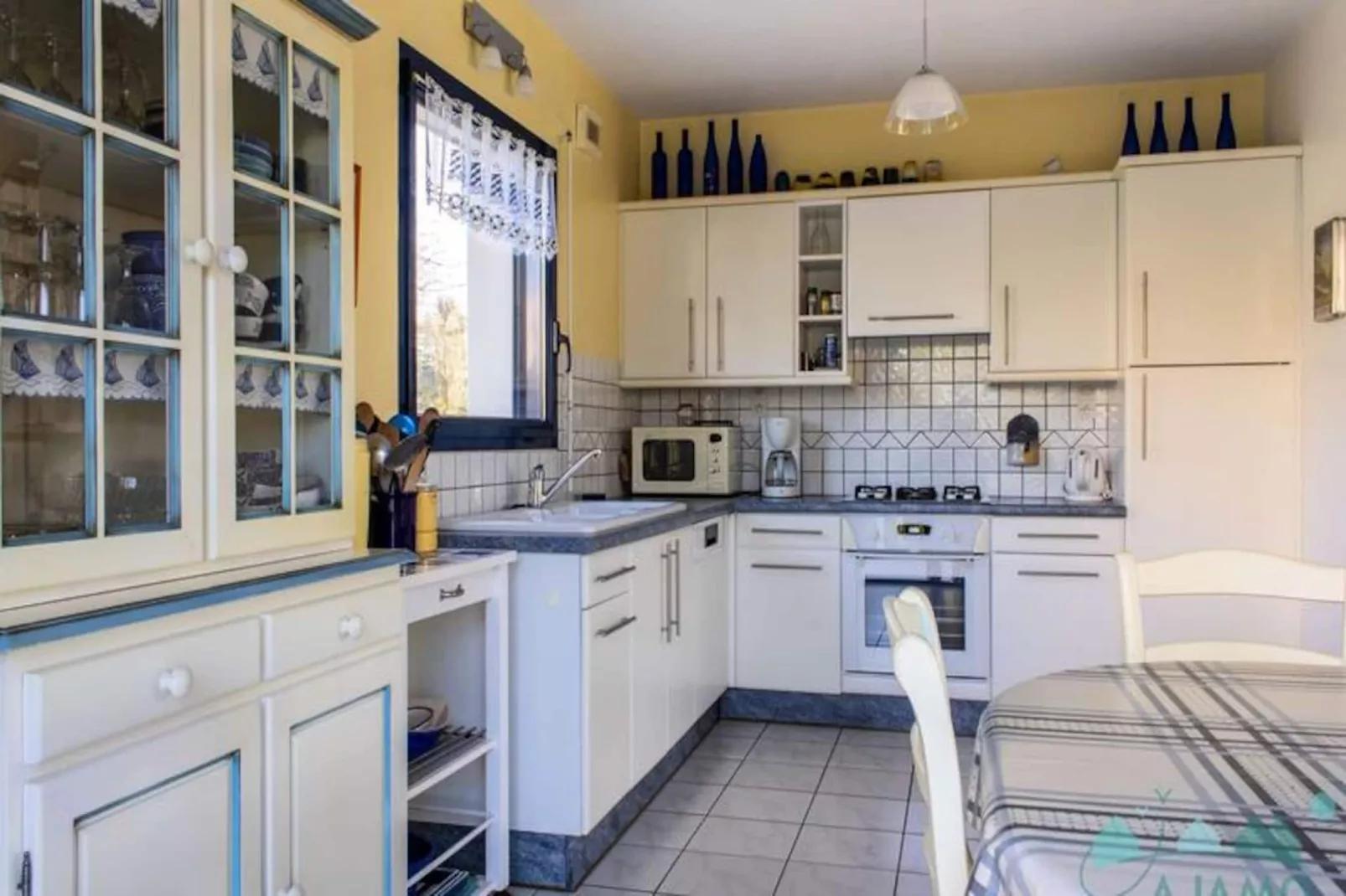 Résidence 305-frehel-Niet-getagd