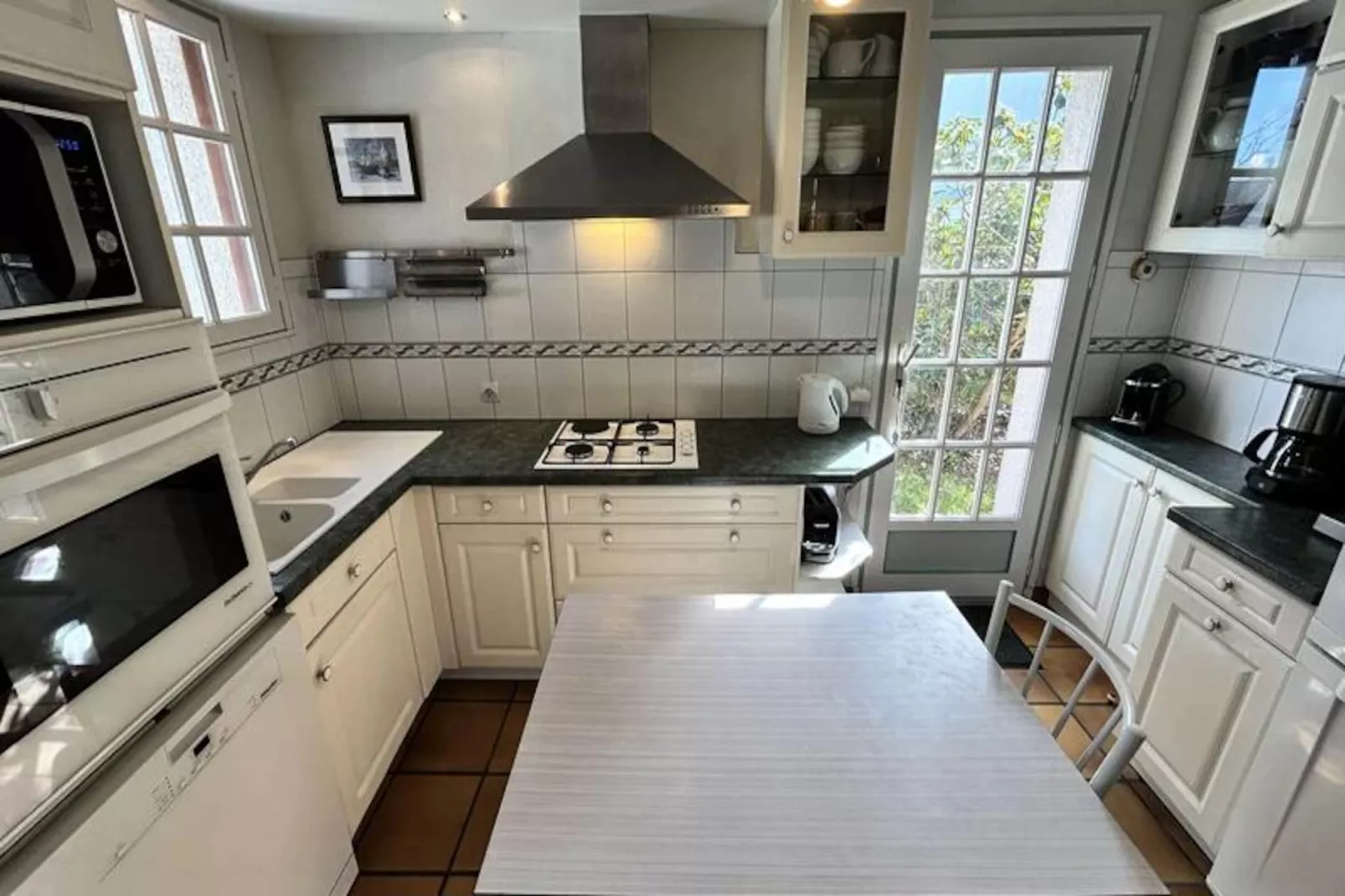 Résidence Les Hôpitaux-Niet-getagd