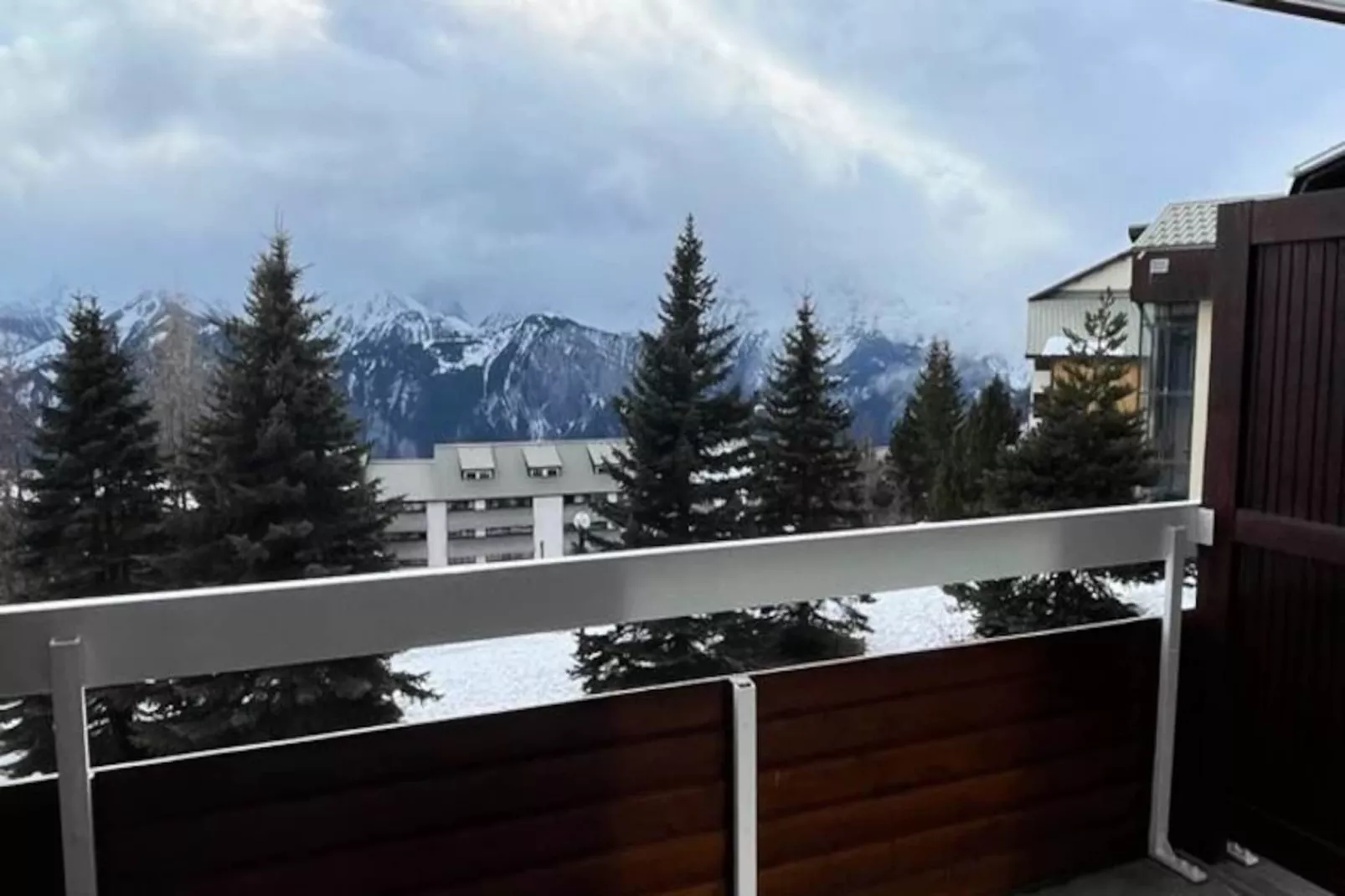 Résidence Roche Mantel-Niet-getagd