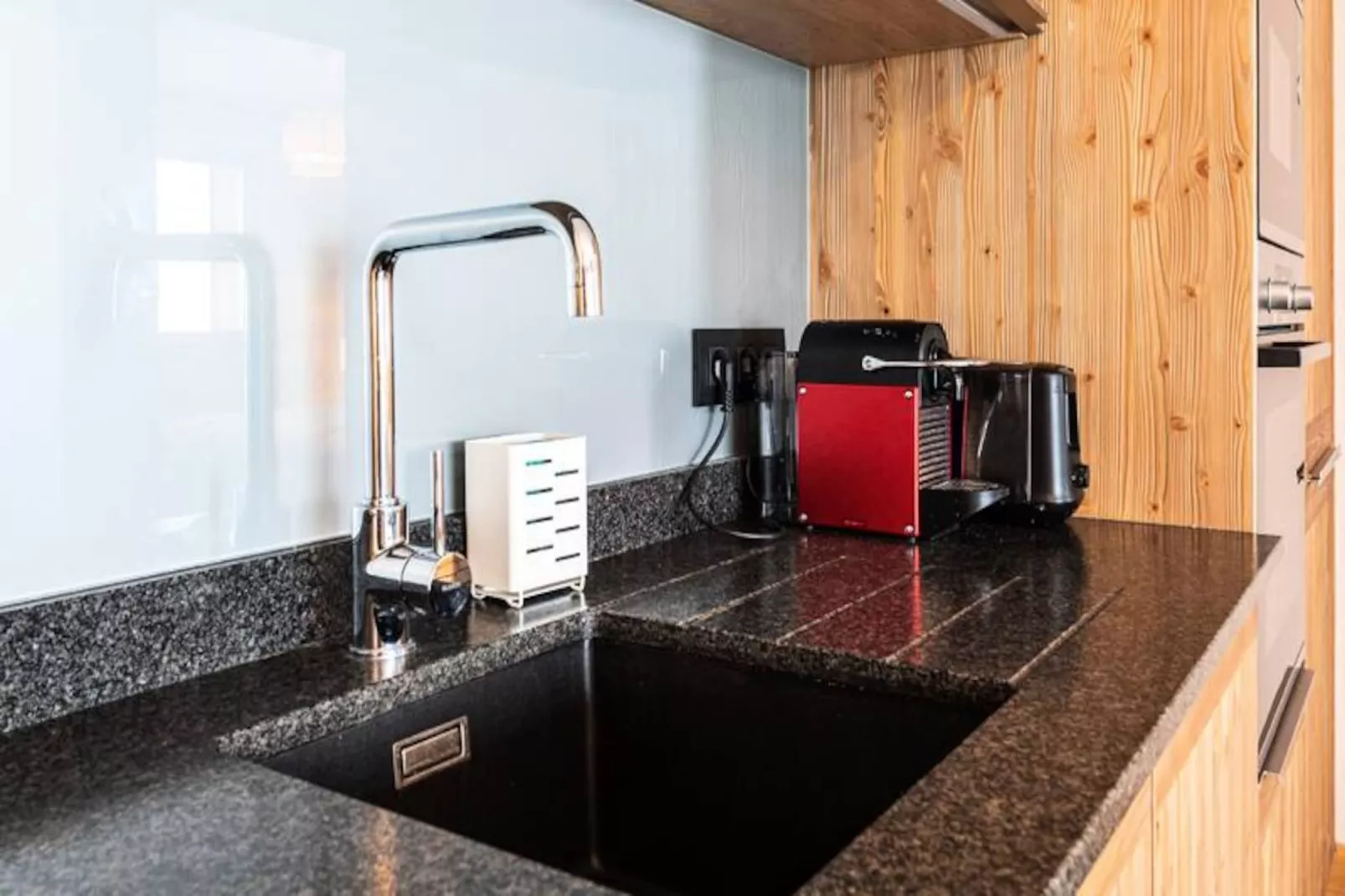 Résidence Manaka-Niet-getagd