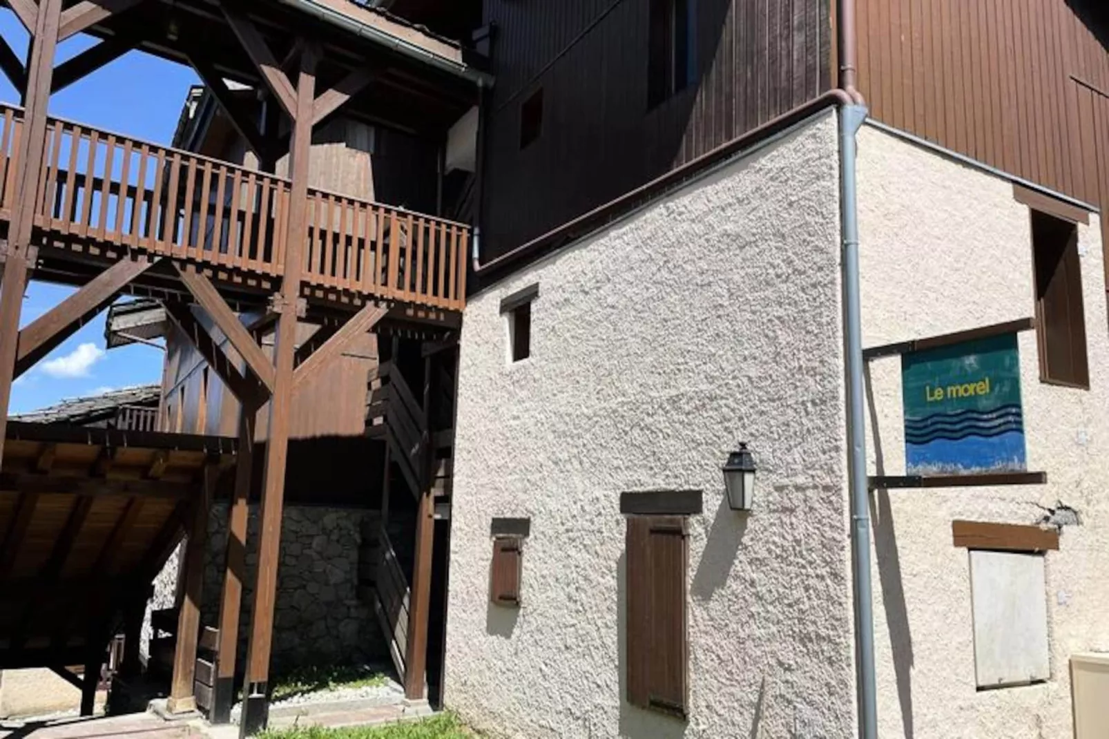 Résidence Morel-Niet-getagd