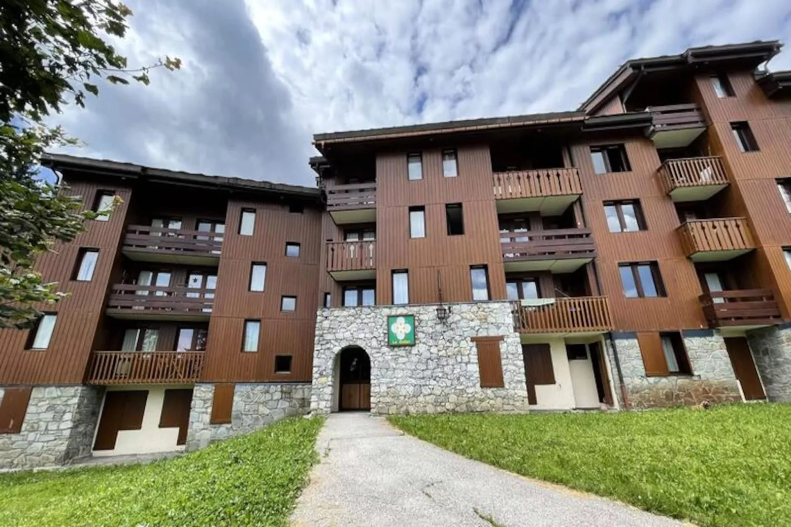 Résidence Gollet-Niet-getagd