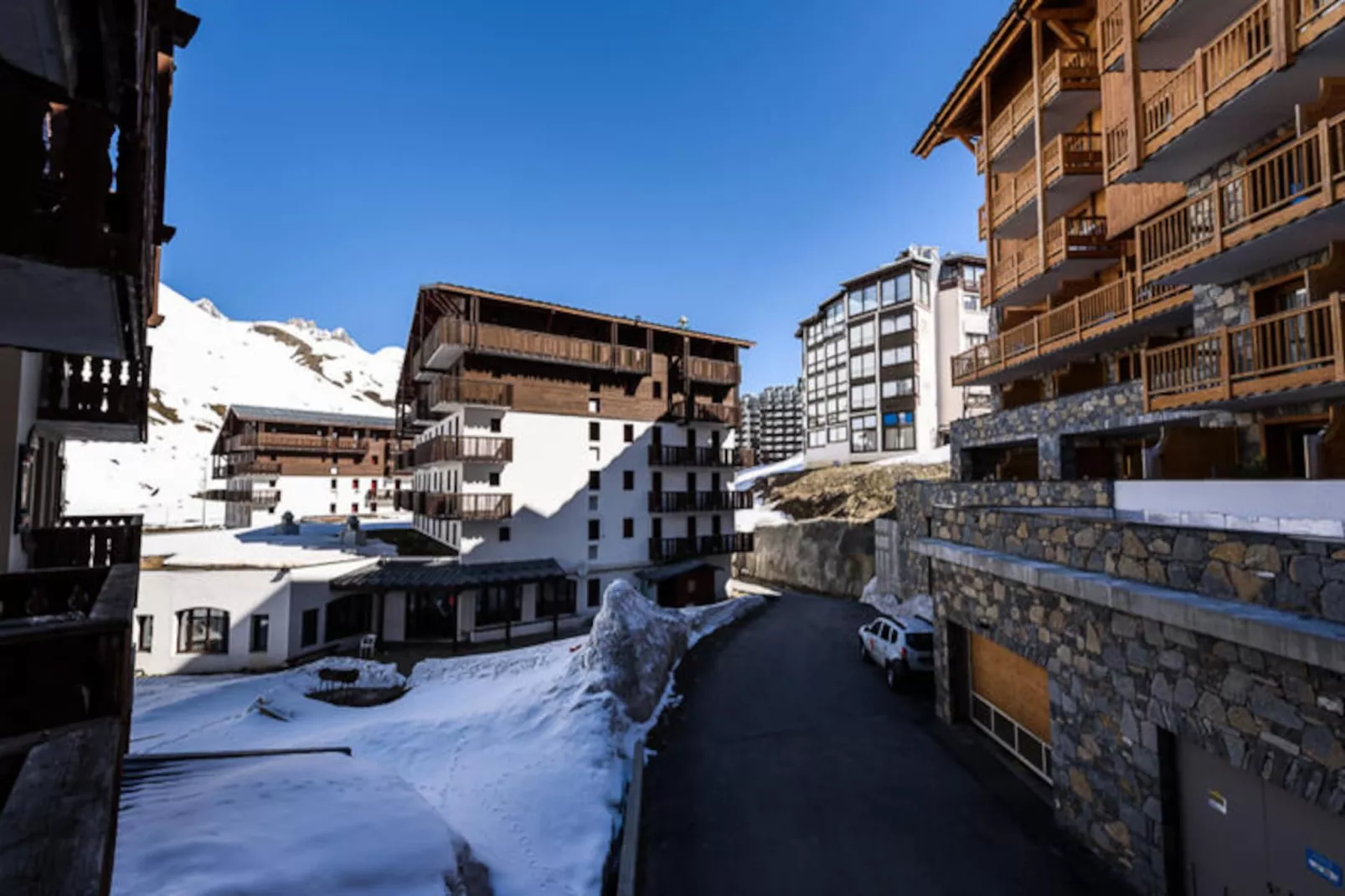 Chalet Club Iv - Blanchot-Niet-getagd