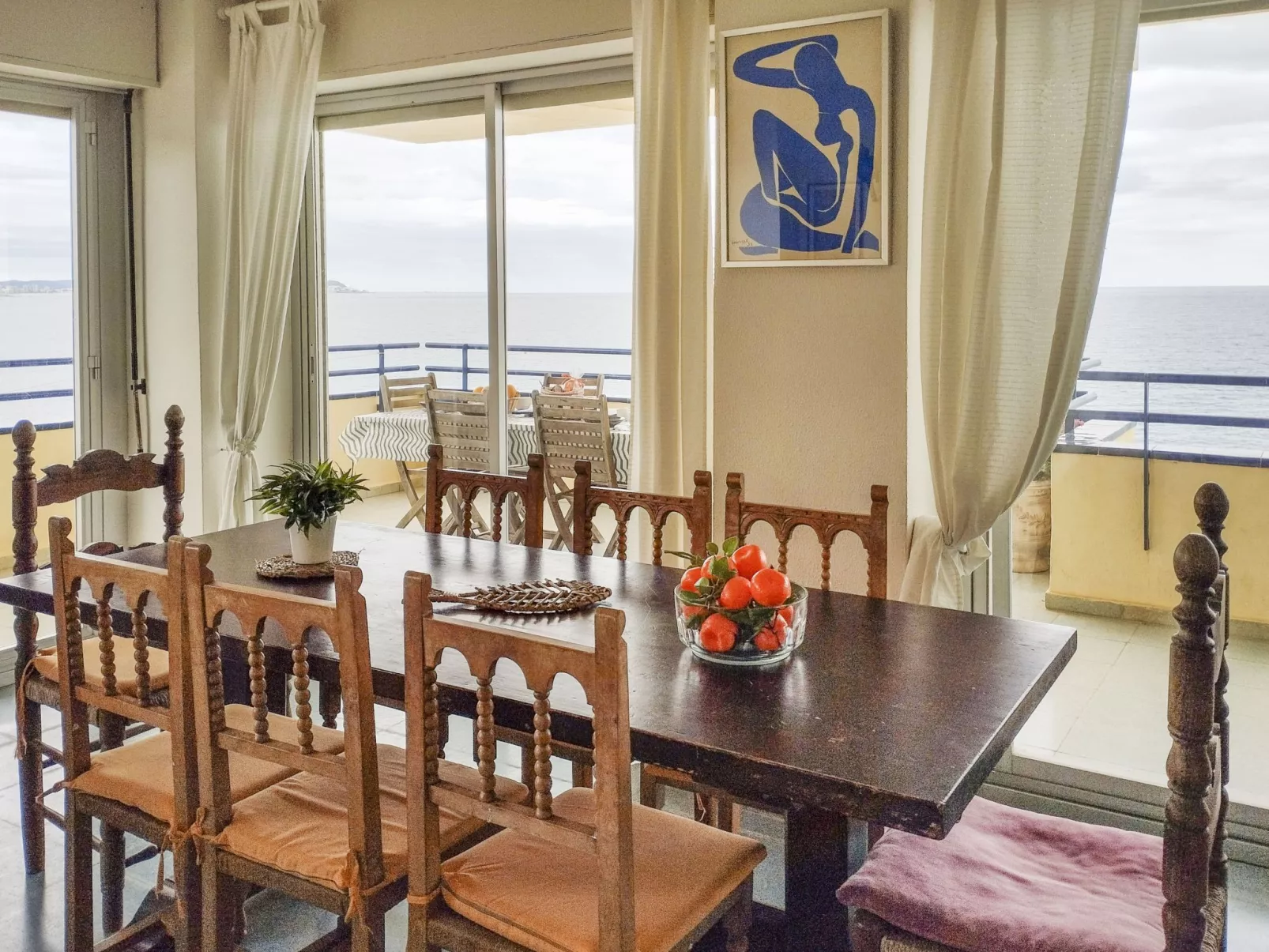 Los Laureles Blancos-Binnen