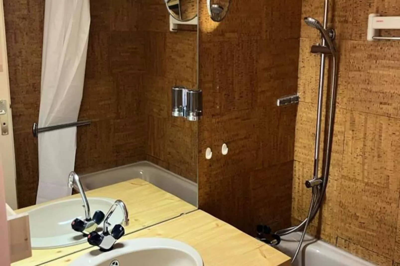 Résidence Eterlous-Niet-getagd