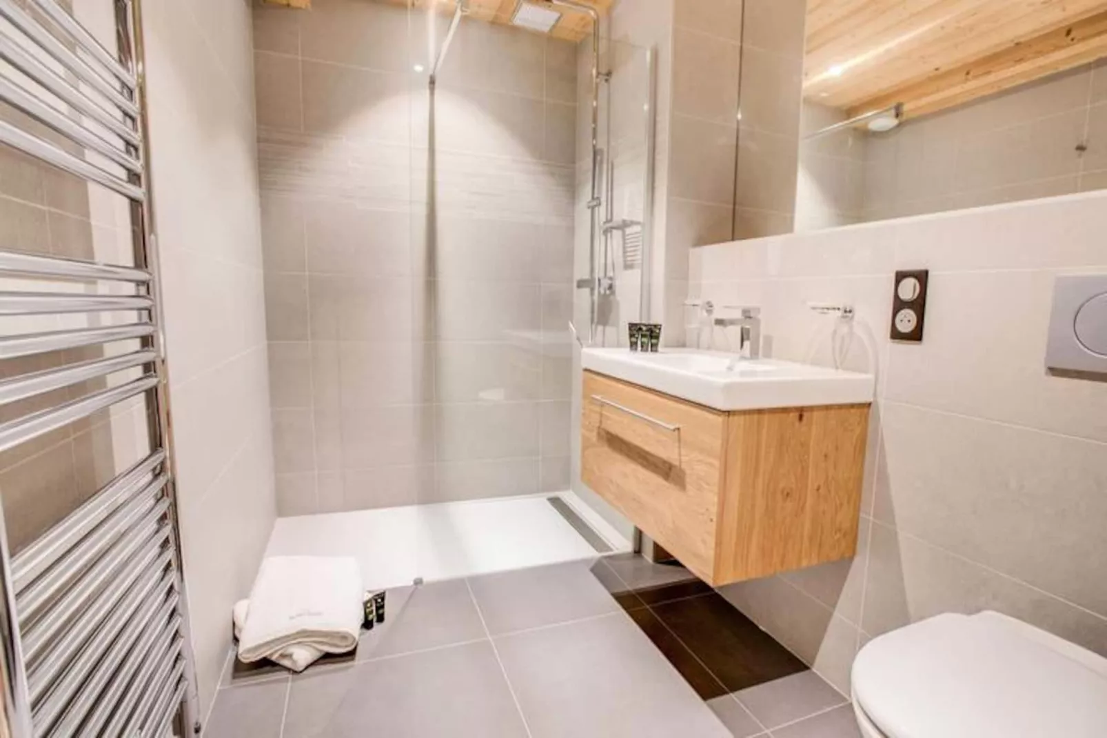 Résidence Les Roches Noires-Niet-getagd