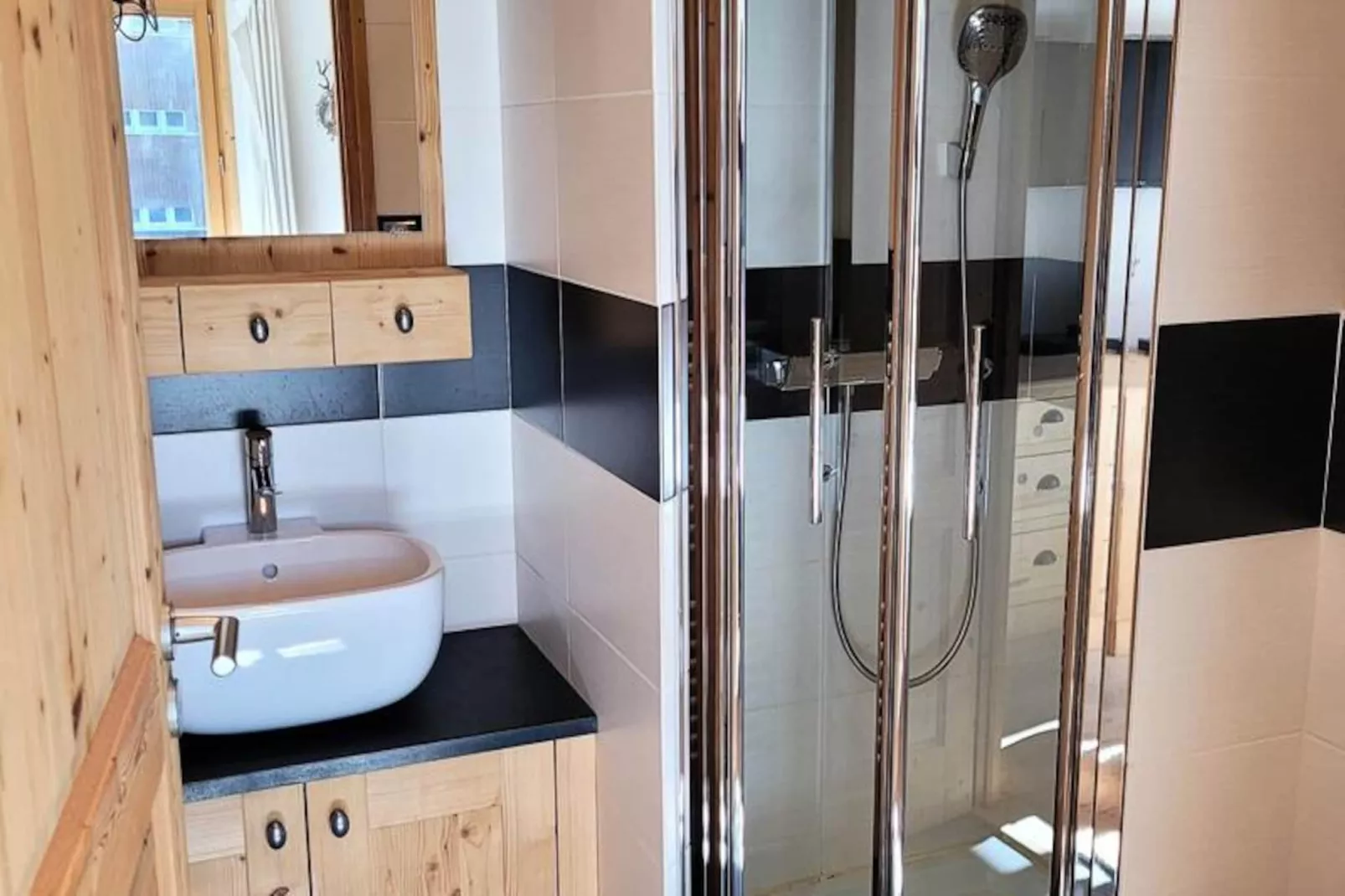 Résidence Mont Chery-Niet-getagd