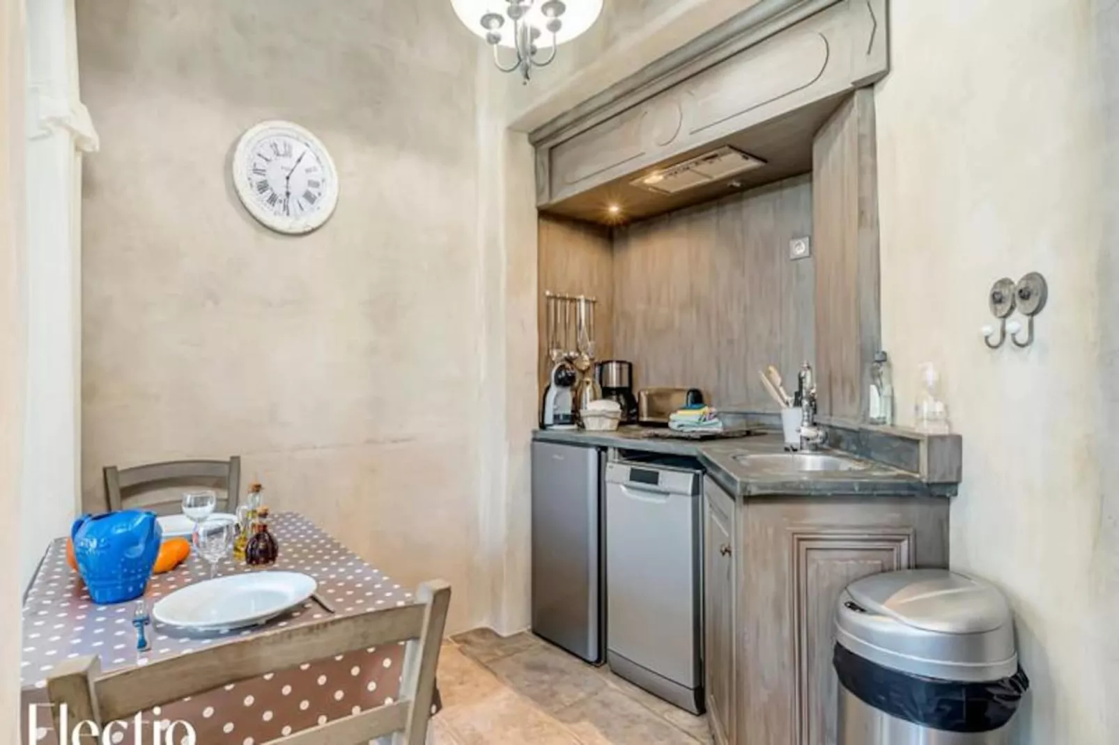 Loggia 9 Pin | R&eacute;sidence Les Petitons-Niet-getagd