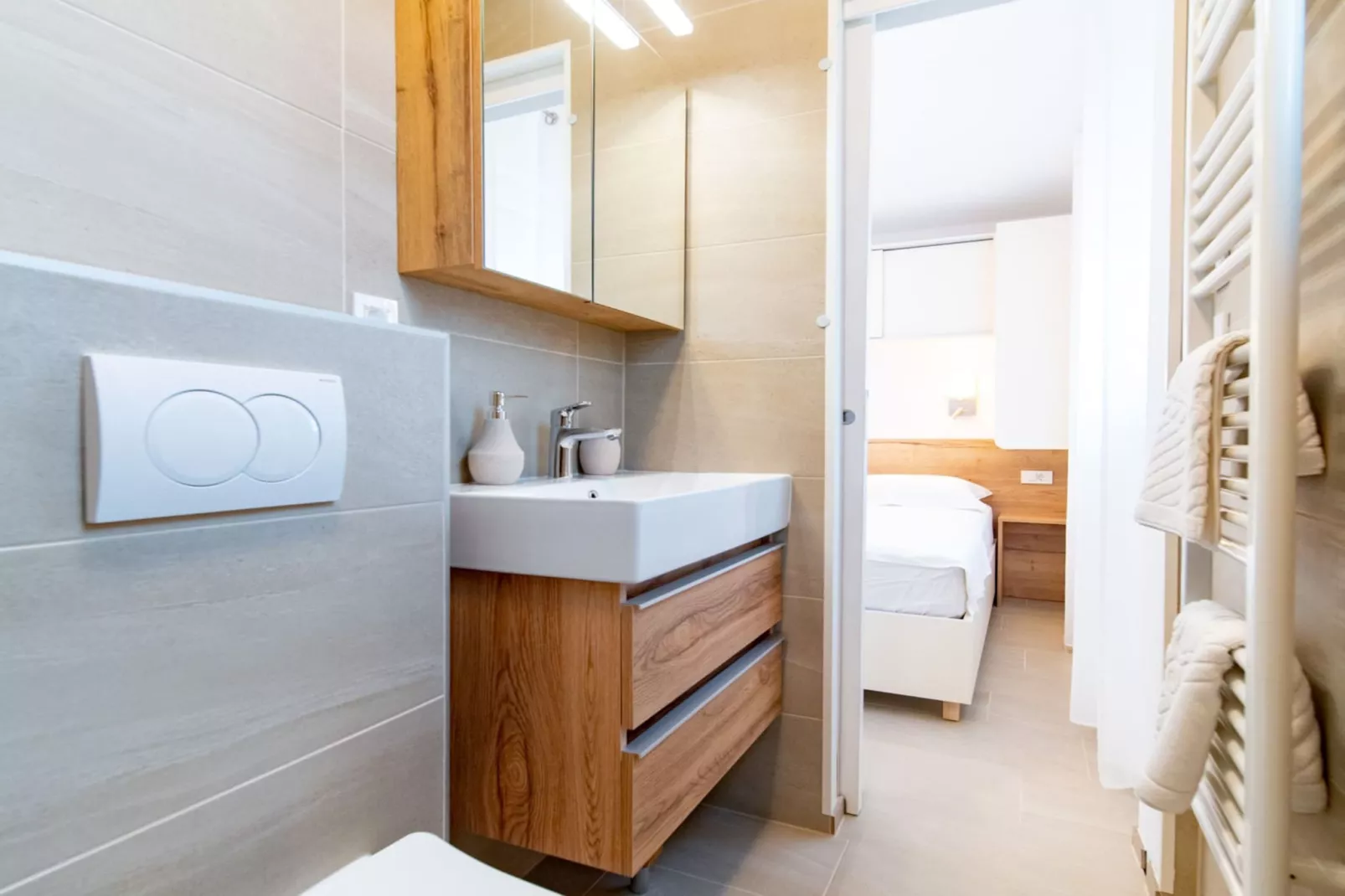 Apartments Arti Homes Rab Banjol - Two Bedroom Apartment With Terrace (Arti 4)-Badkamer