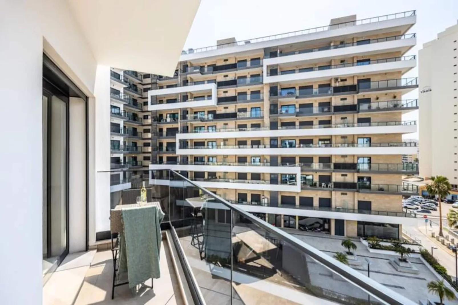 Apartment Brandy-Niet-getagd