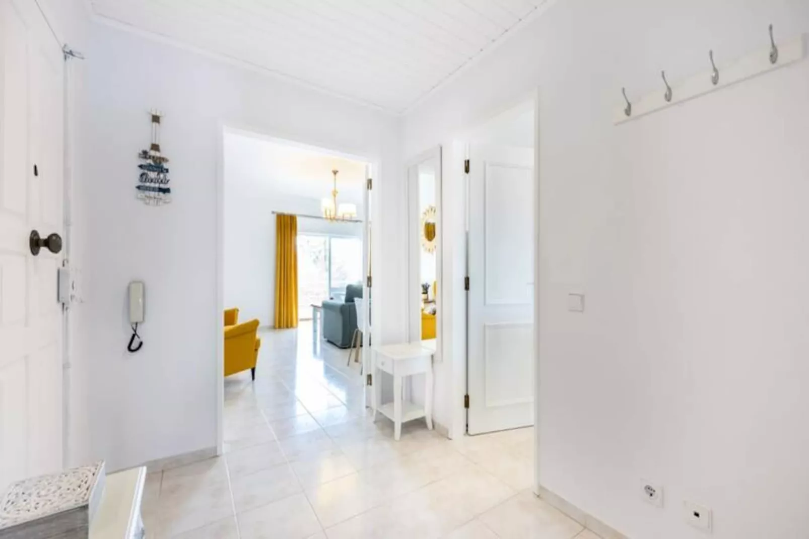 Stylish Seashore Apartment-Niet-getagd