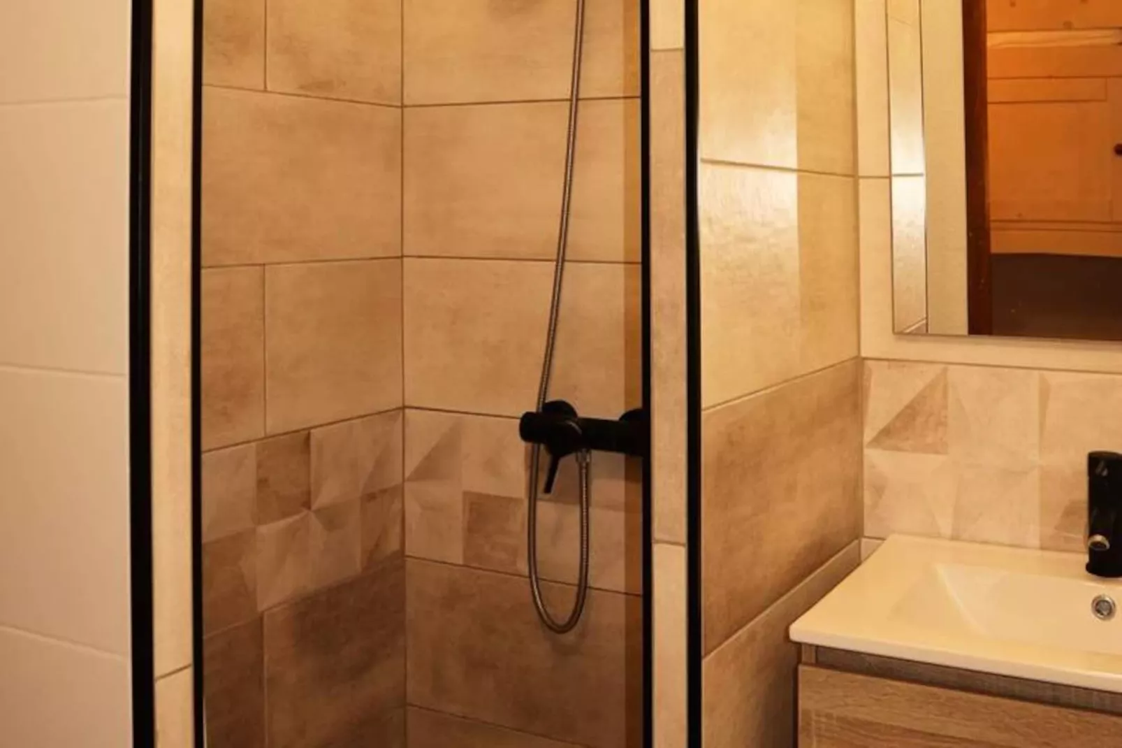 Résidence Le Pouzenc-Niet-getagd