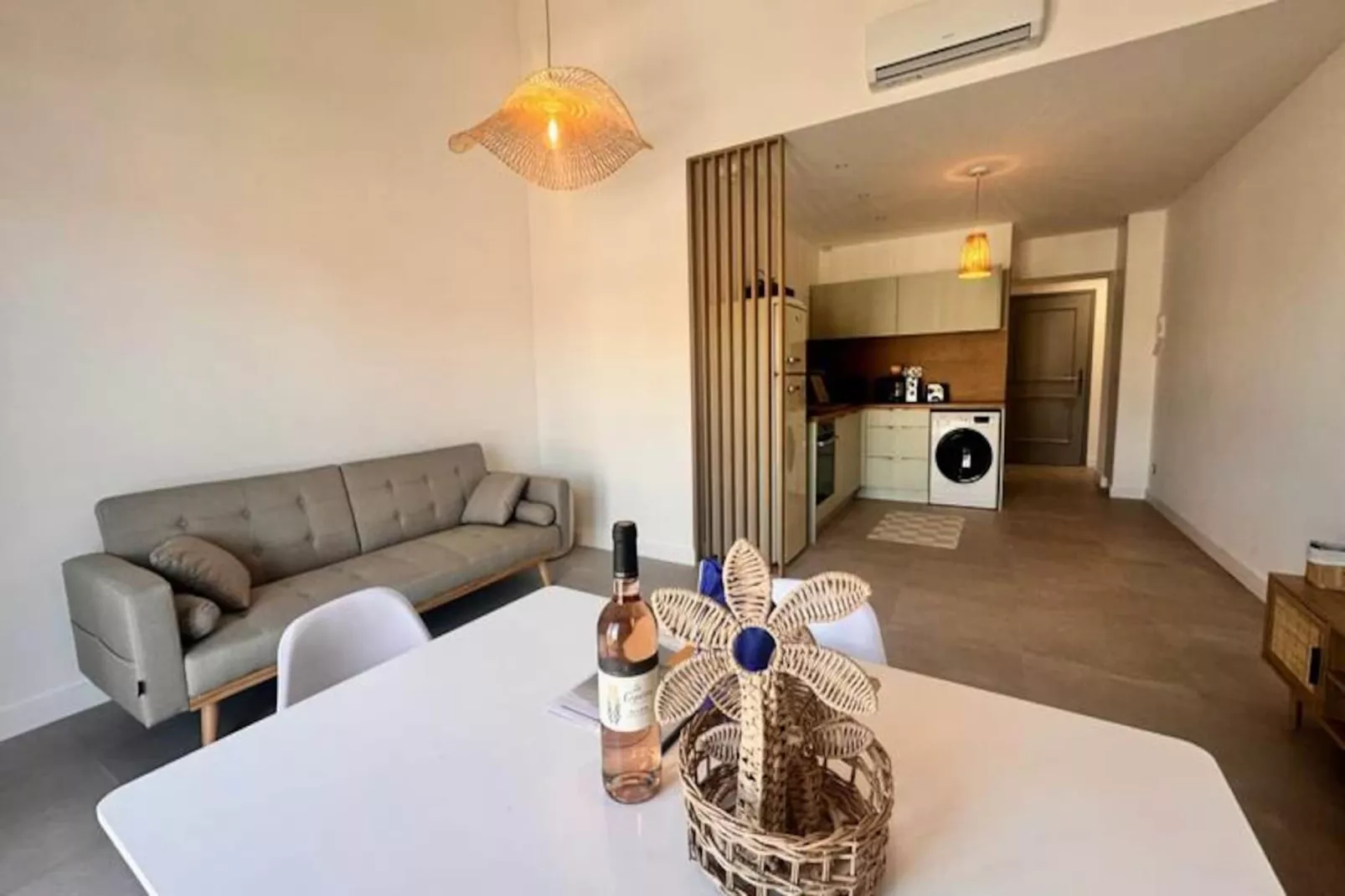 Résidence Les Palmiers -  Appartement Une Chambre Vue Canal-Niet-getagd