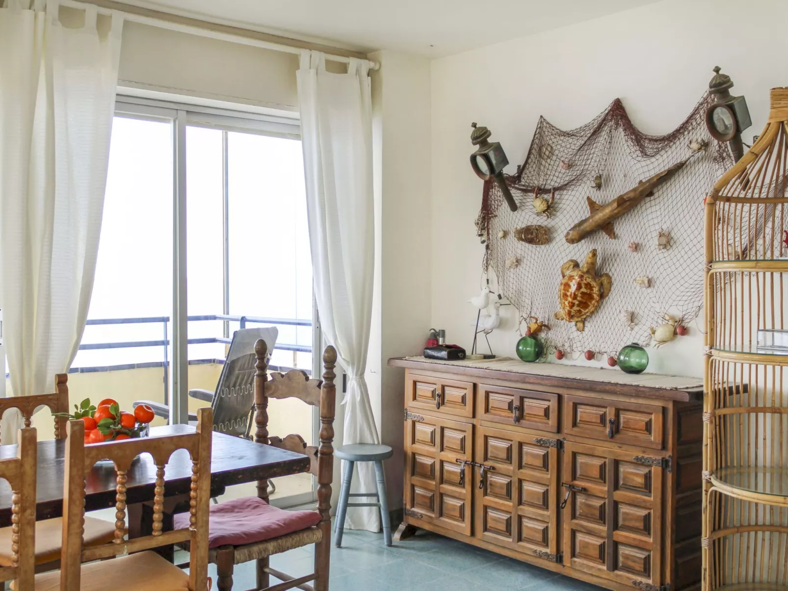 Los Laureles Blancos-Binnen