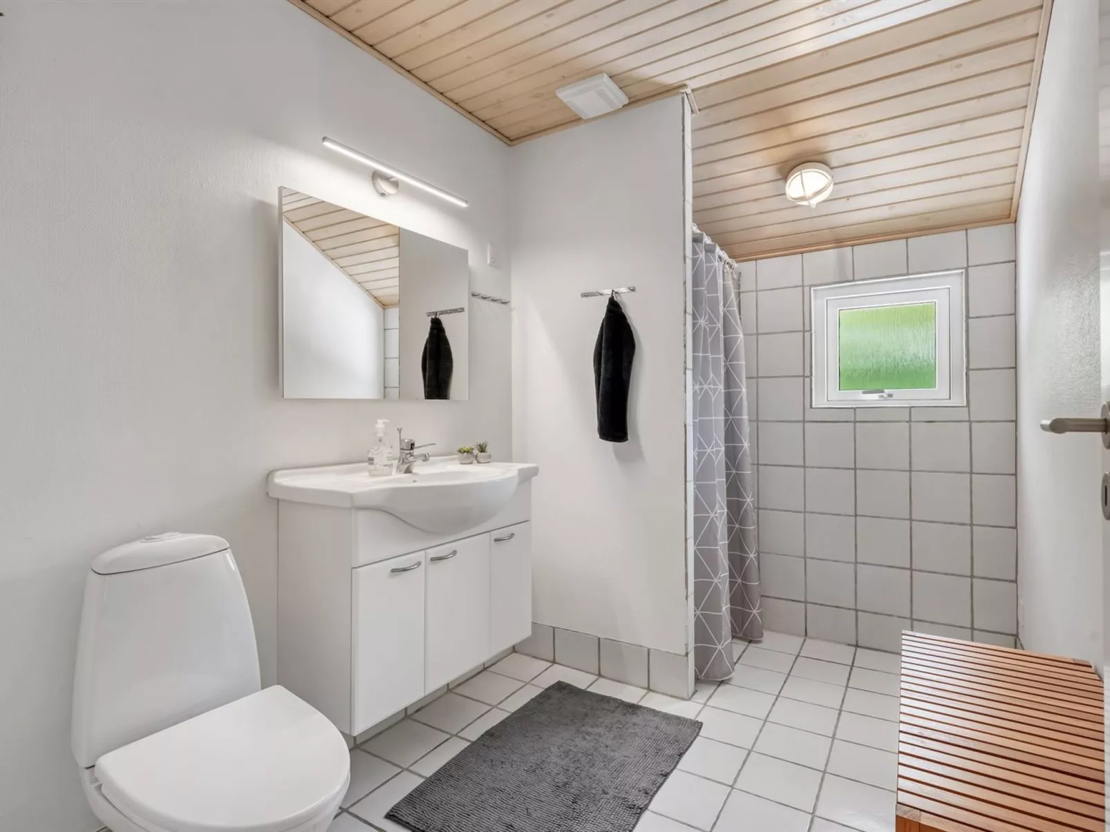 "Akule" - 10km from the sea-Binnen