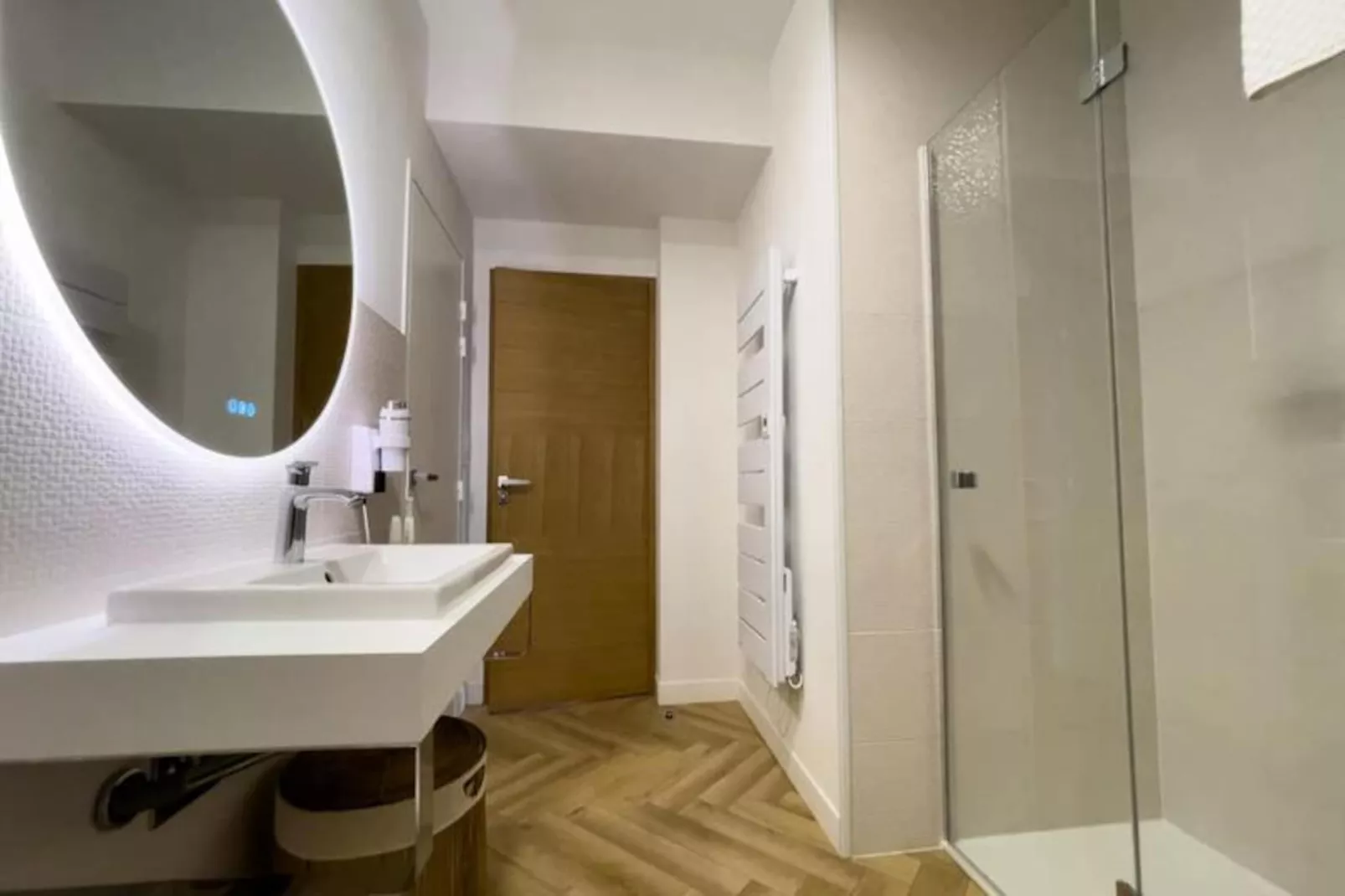 Maison R&eacute;gent & Spa - A L'ombre Des Pins-Niet-getagd