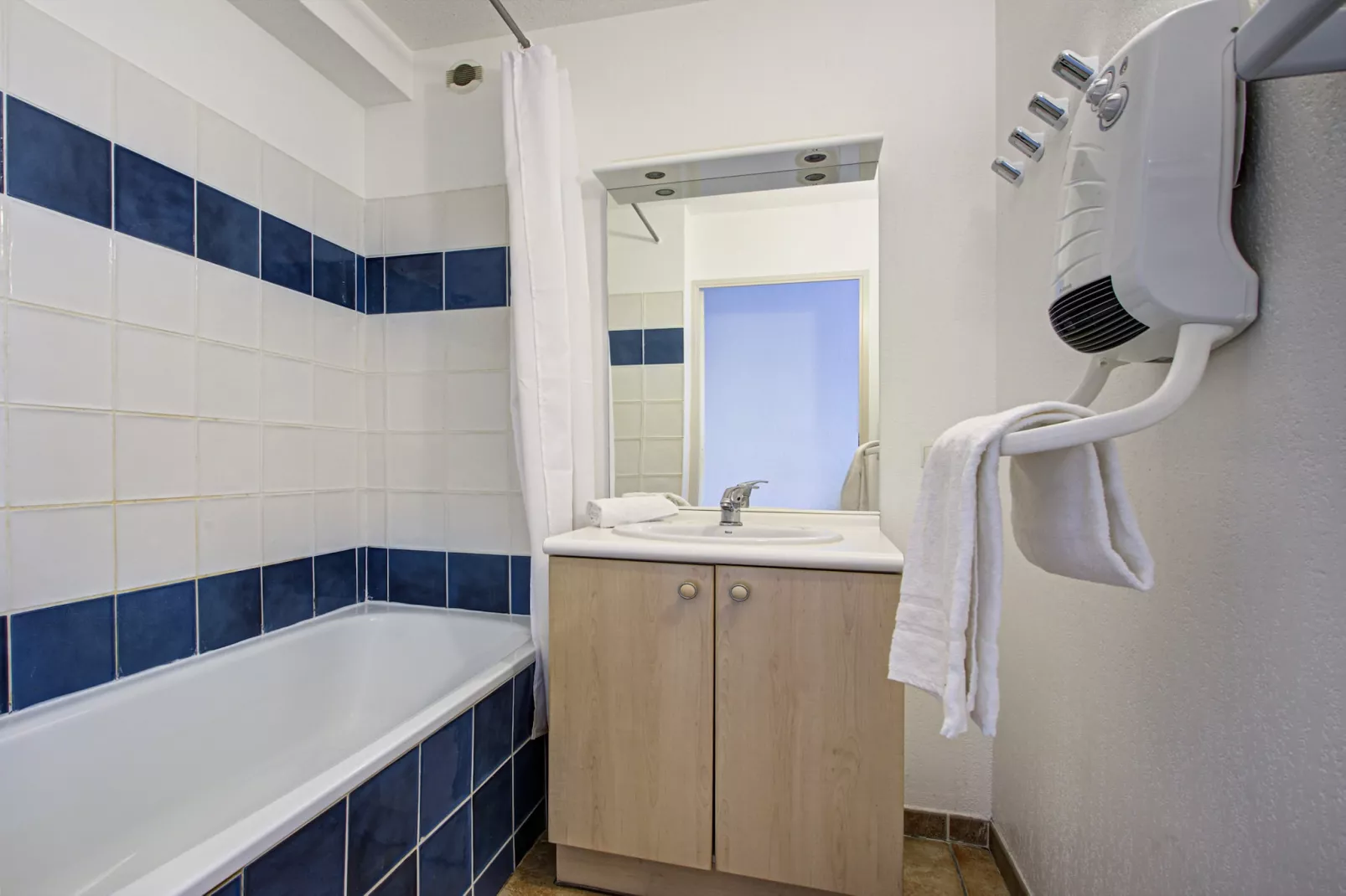 P. Minervois C N°02 - Villa 3P6-Badkamer