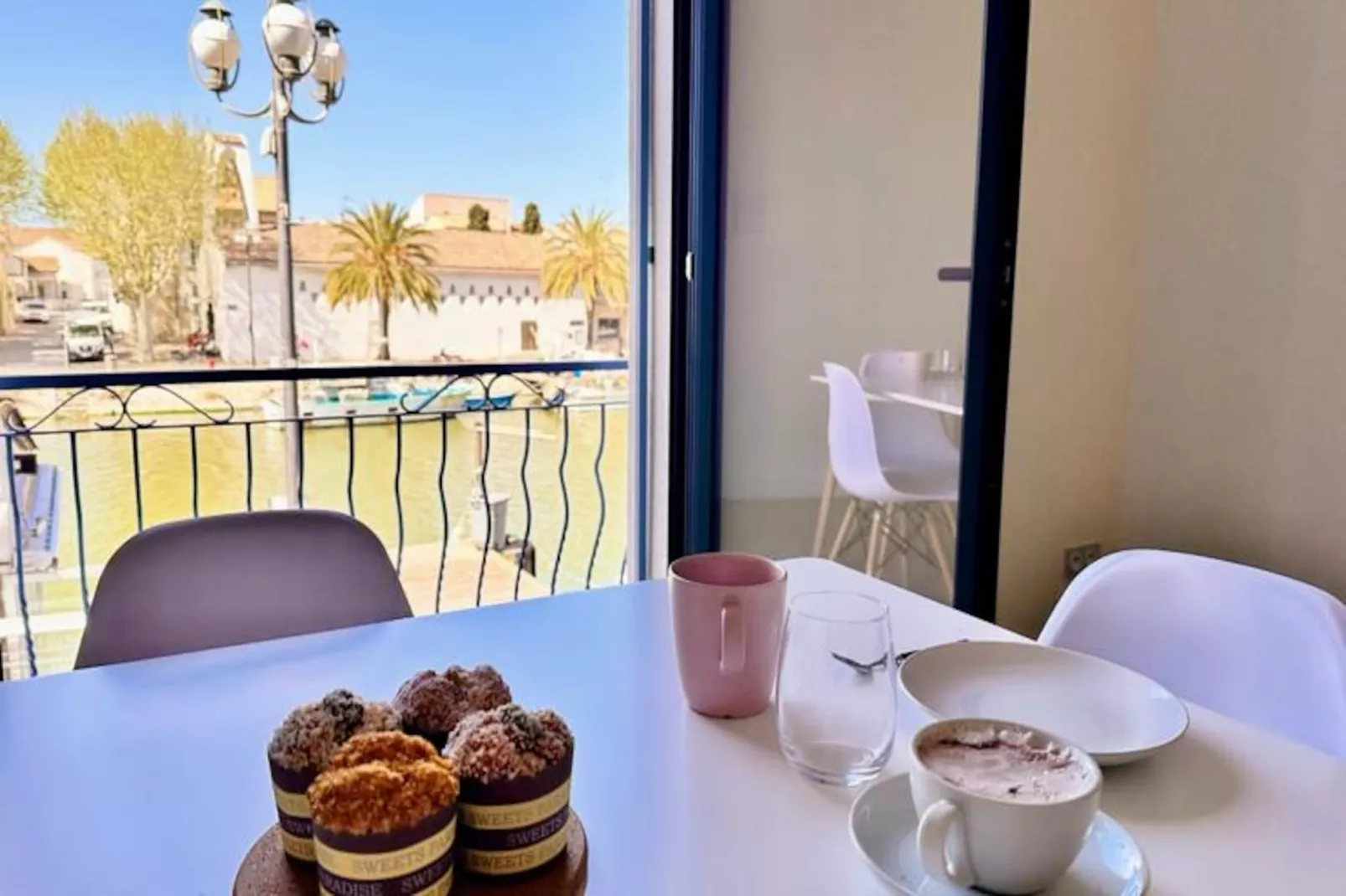 Résidence Les Palmiers -  Appartement Une Chambre Vue Canal-Niet-getagd