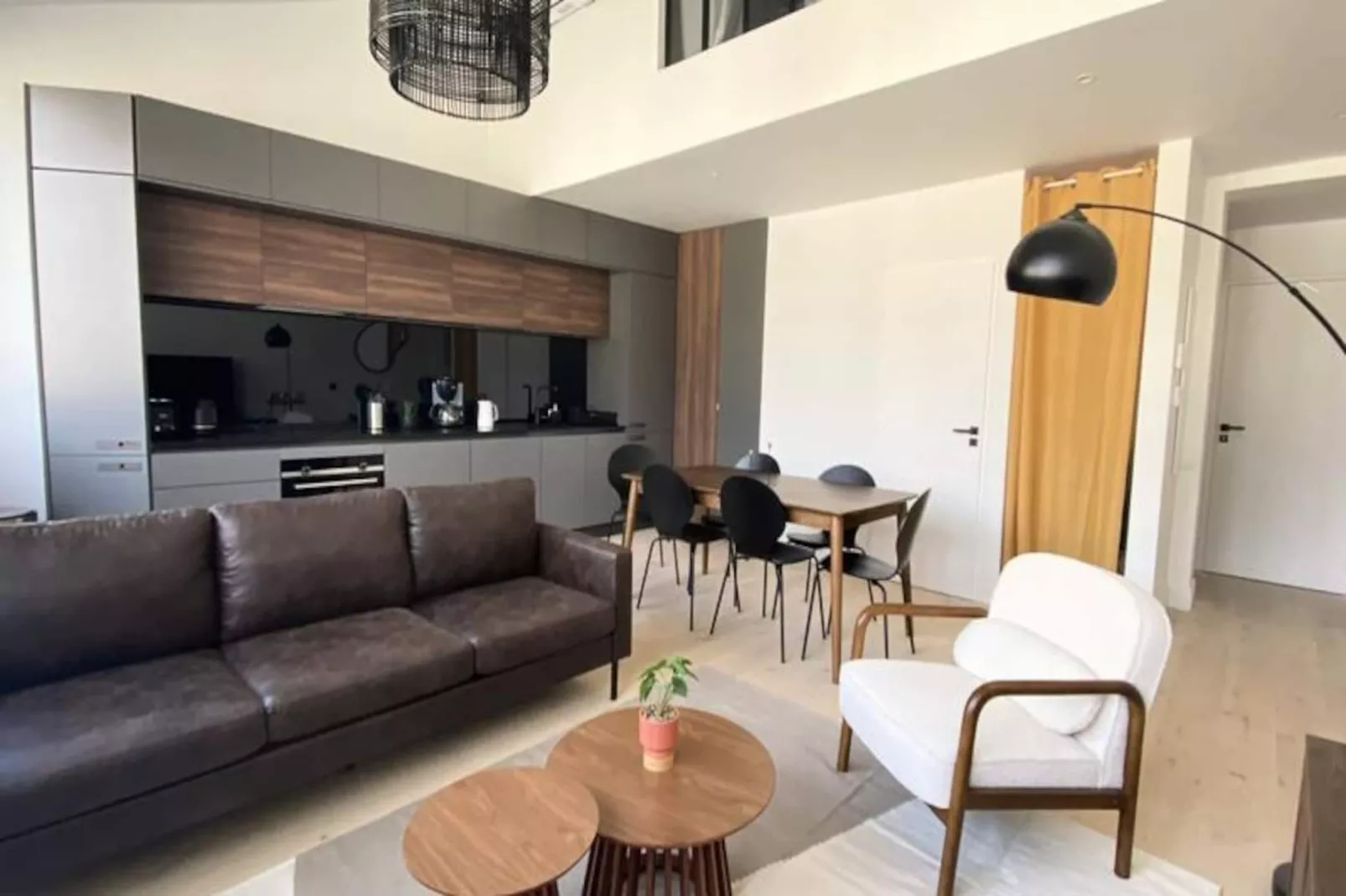 Duplex Prestigieux Au C&oelig;ur Du Triangle D&rsquo;or-Niet-getagd