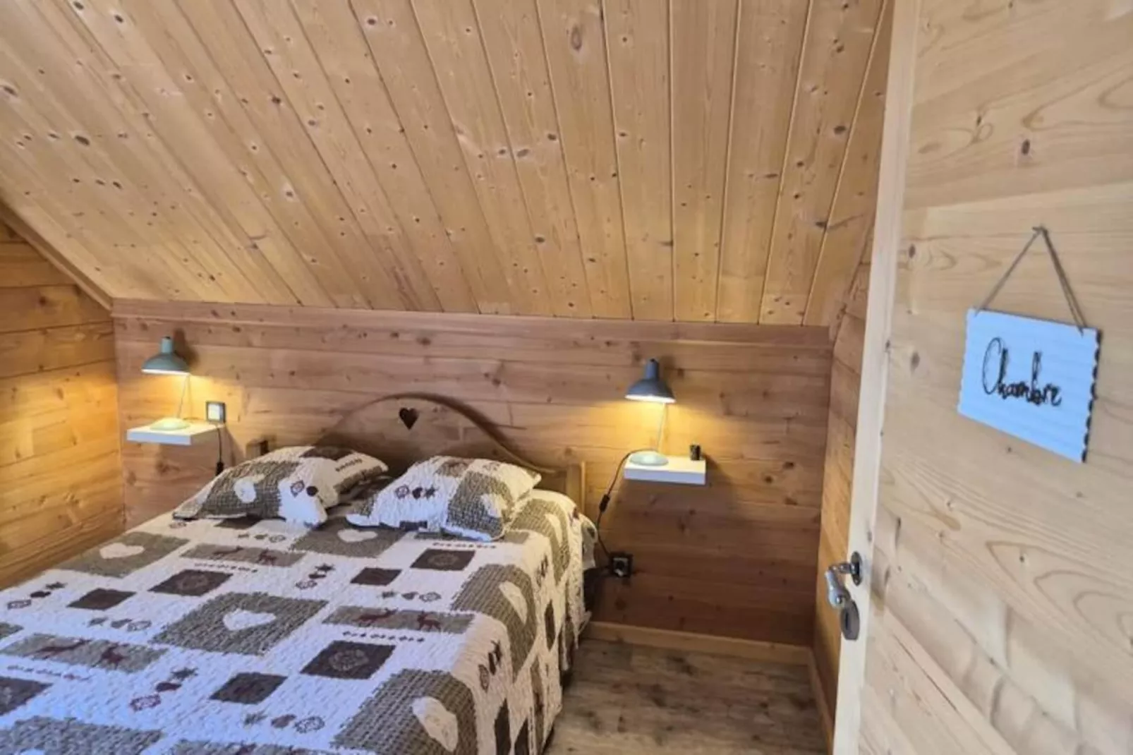 **chalet D'exception à Louer à La Féclaz – 4 Chambres, 10 Couchages-Niet-getagd