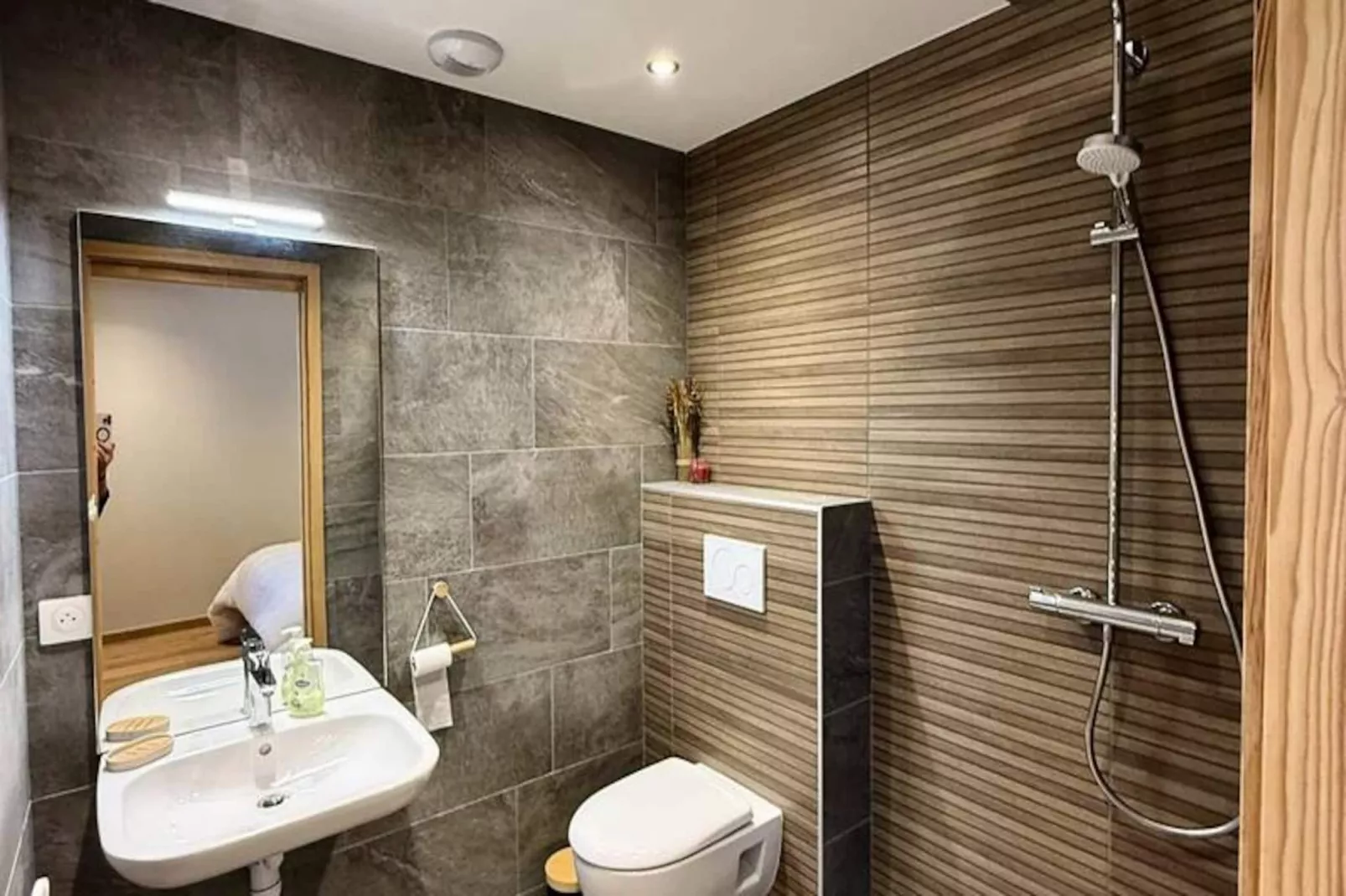 Résidence Complexe Aiguilles-Niet-getagd