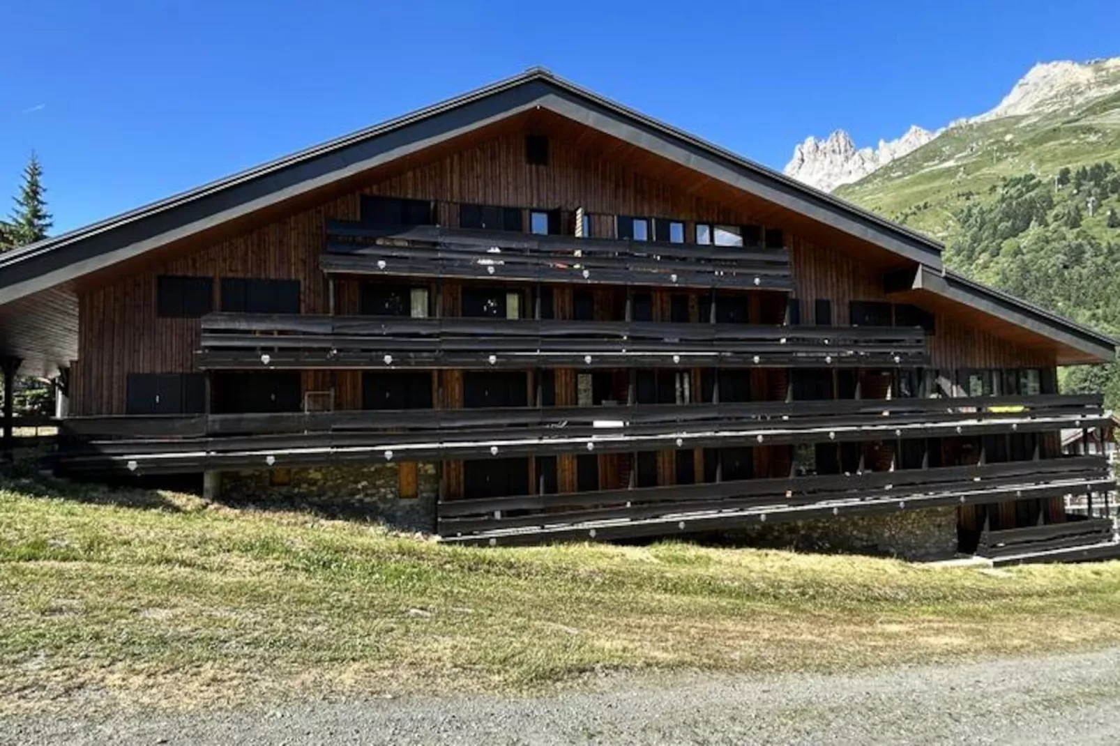 Résidence Grande Rosiere-Niet-getagd