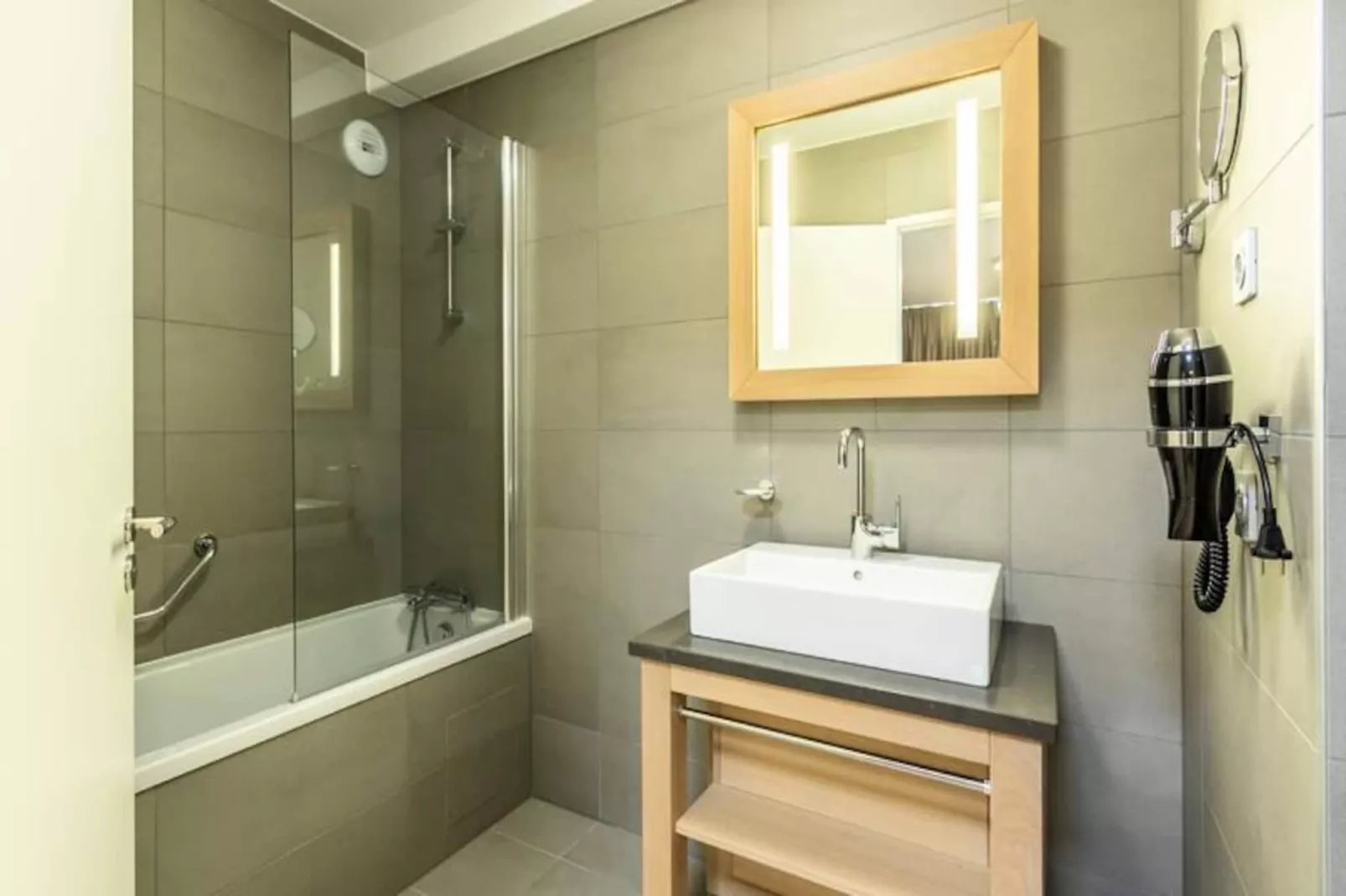 Résidence Les Monarques-Niet-getagd