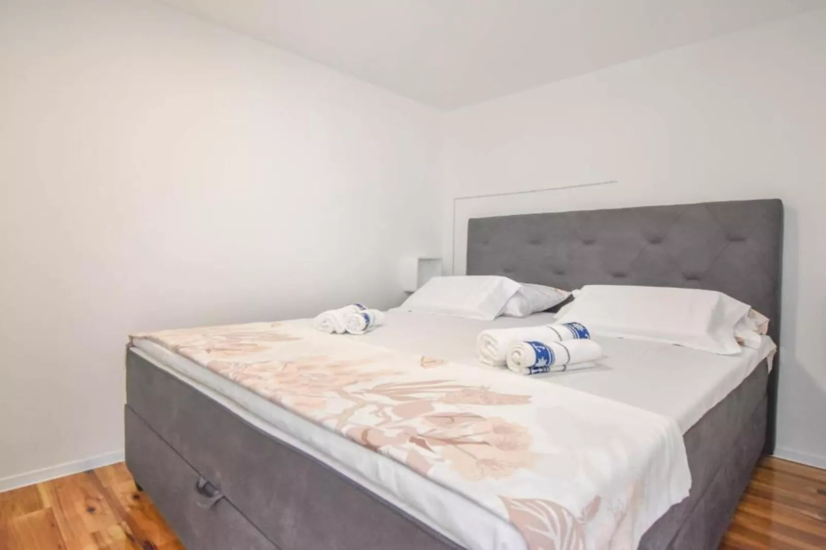 Camping Mobile Homes Bella Vita-Slaapkamer